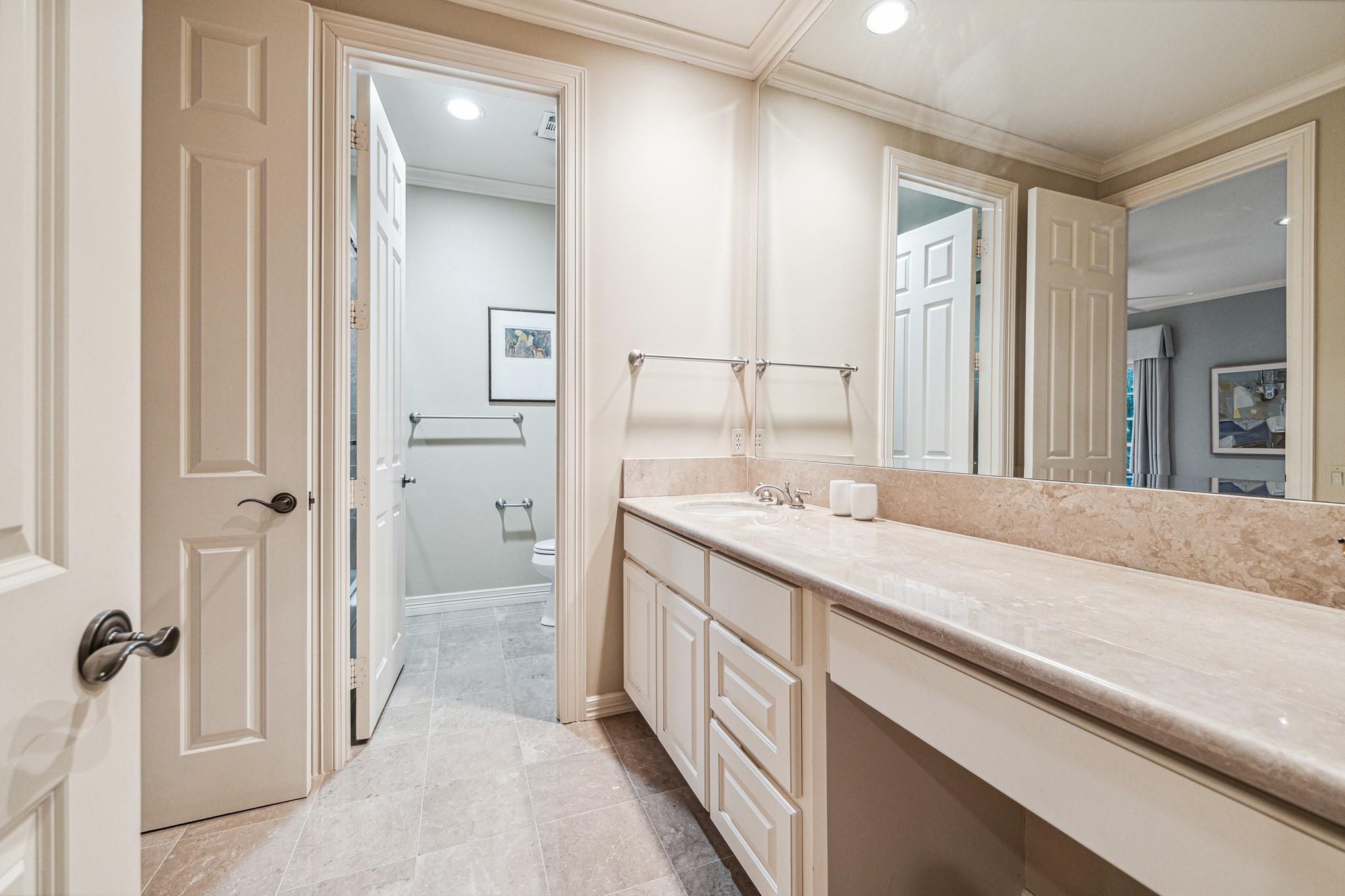 52 Briar Hollow Lane