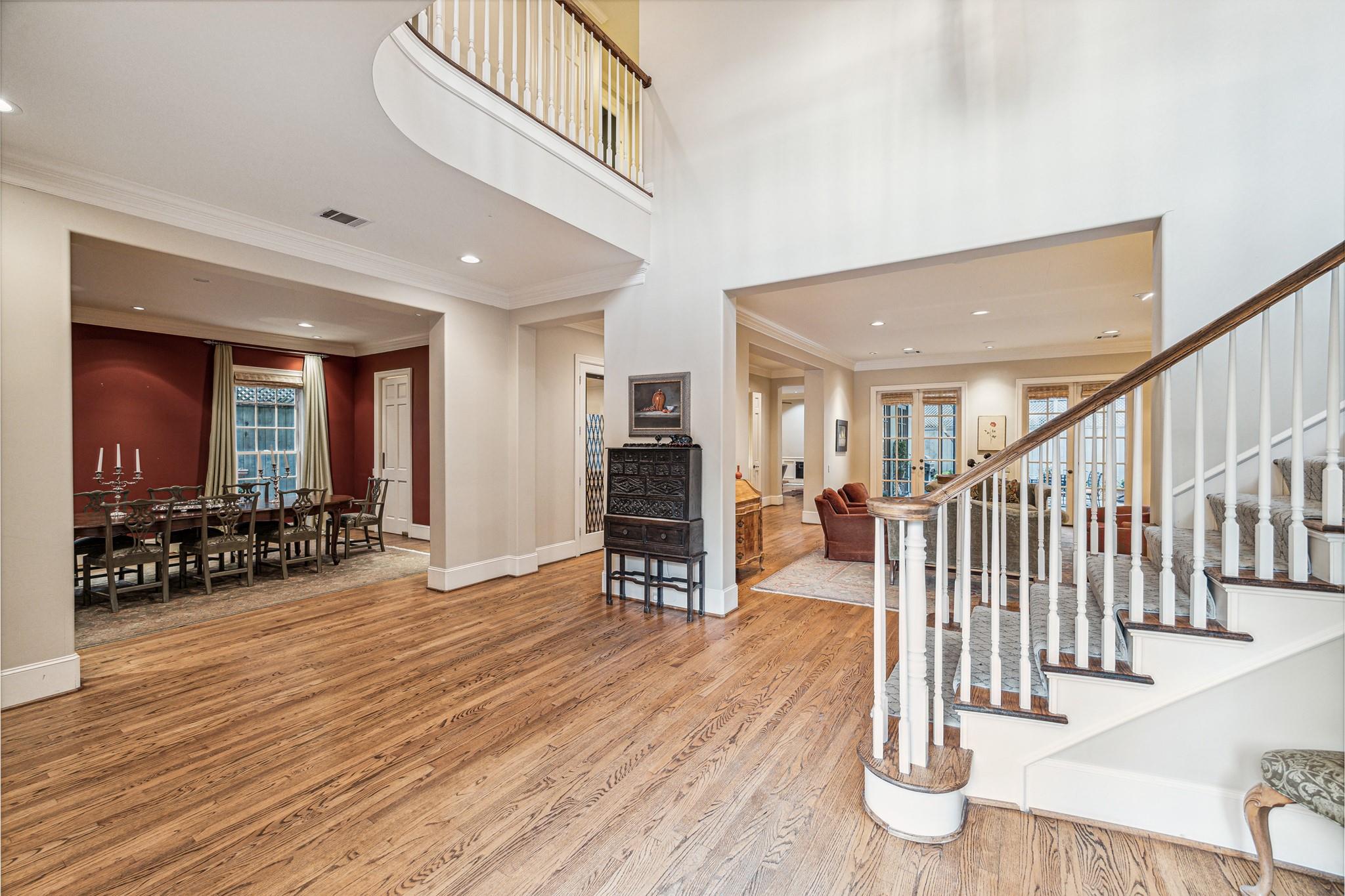 52 Briar Hollow Lane