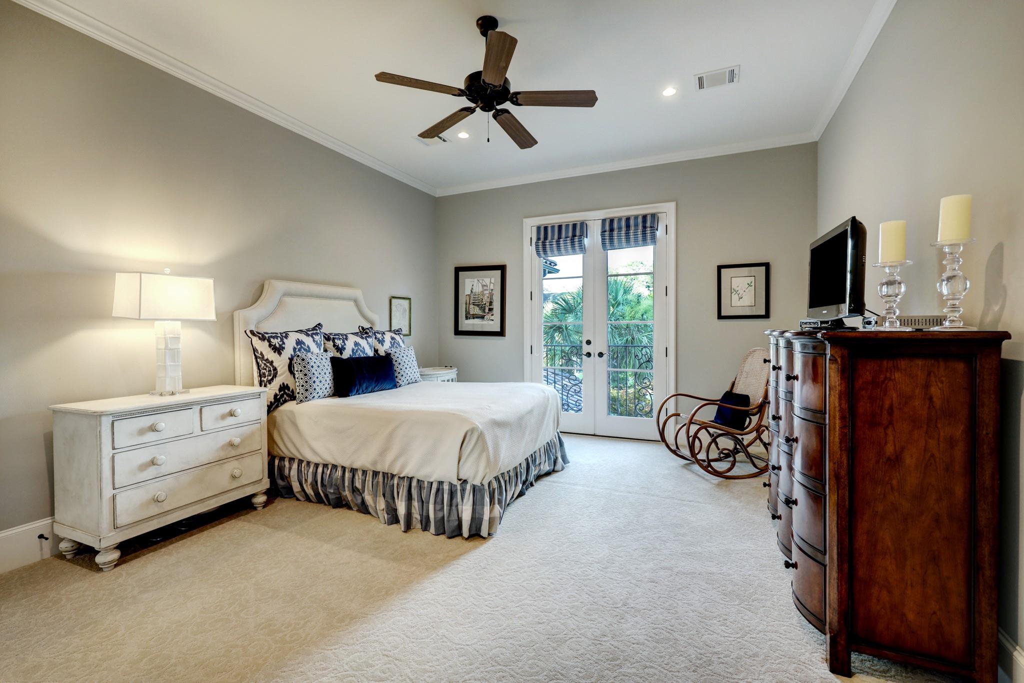 305 Glenwood Drive