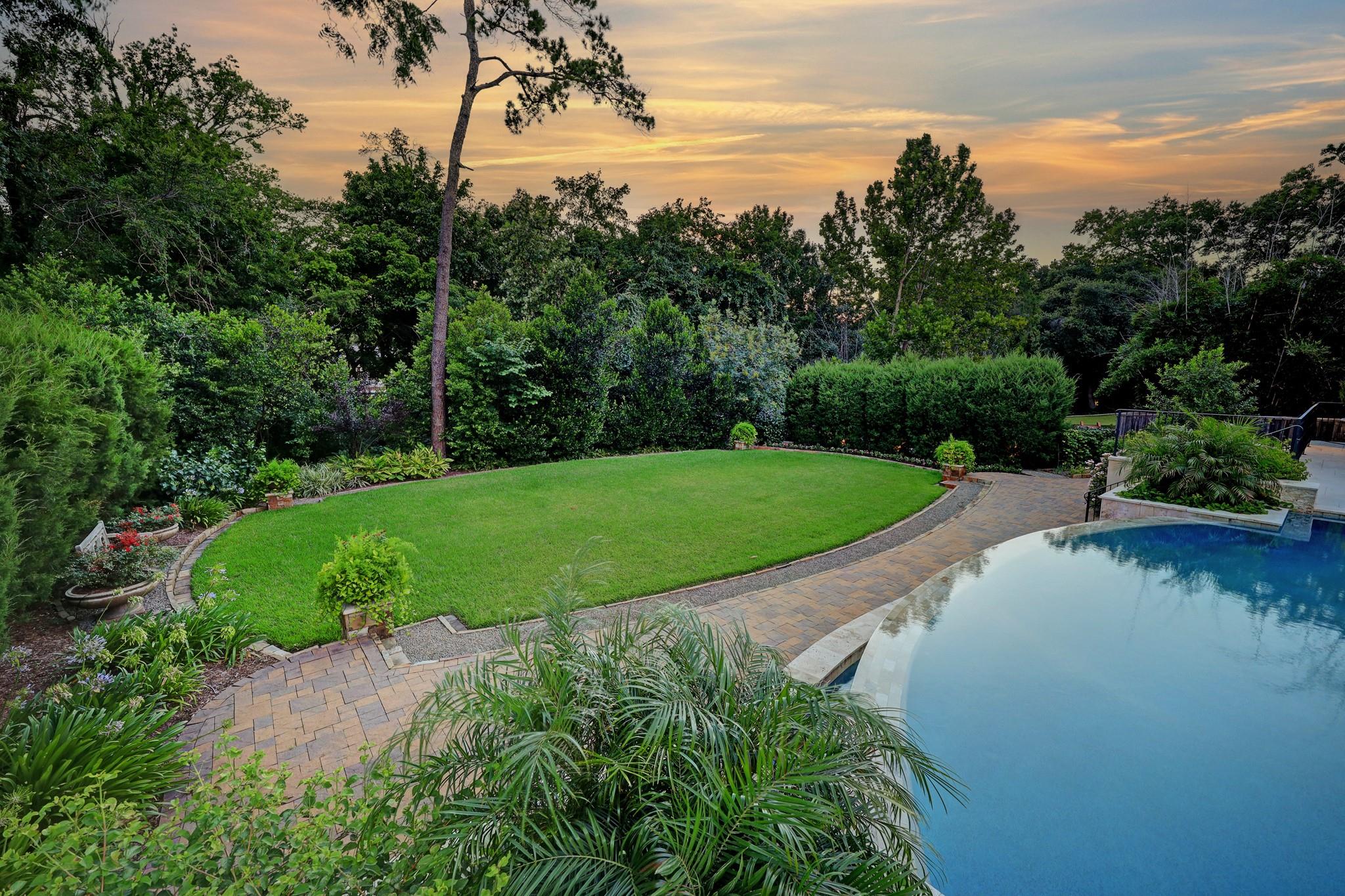 305 Glenwood Drive