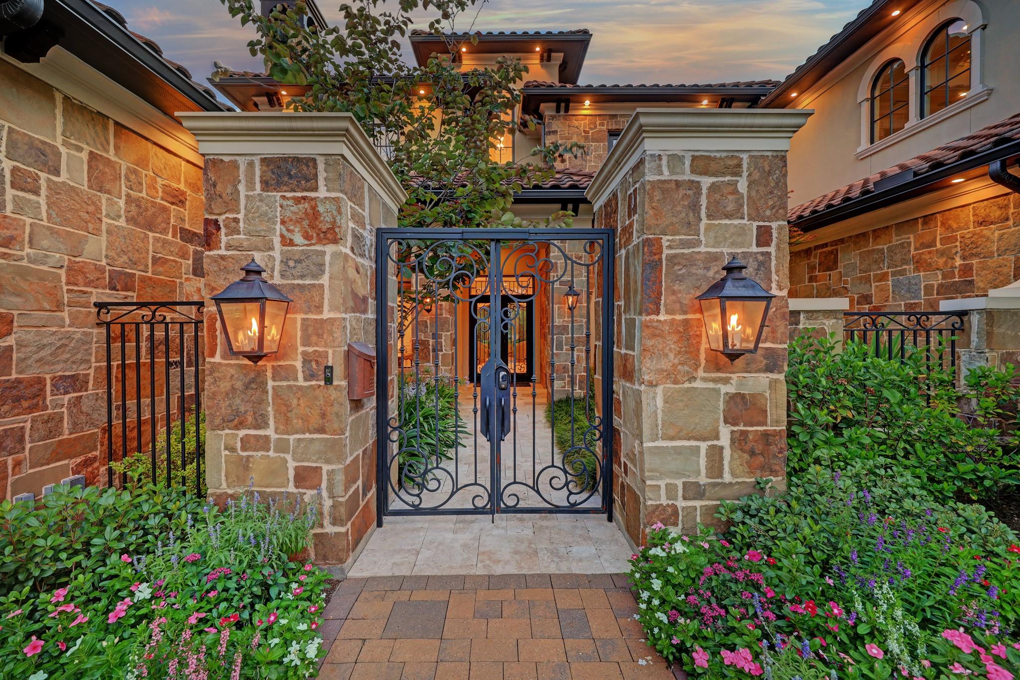 305 Glenwood Drive