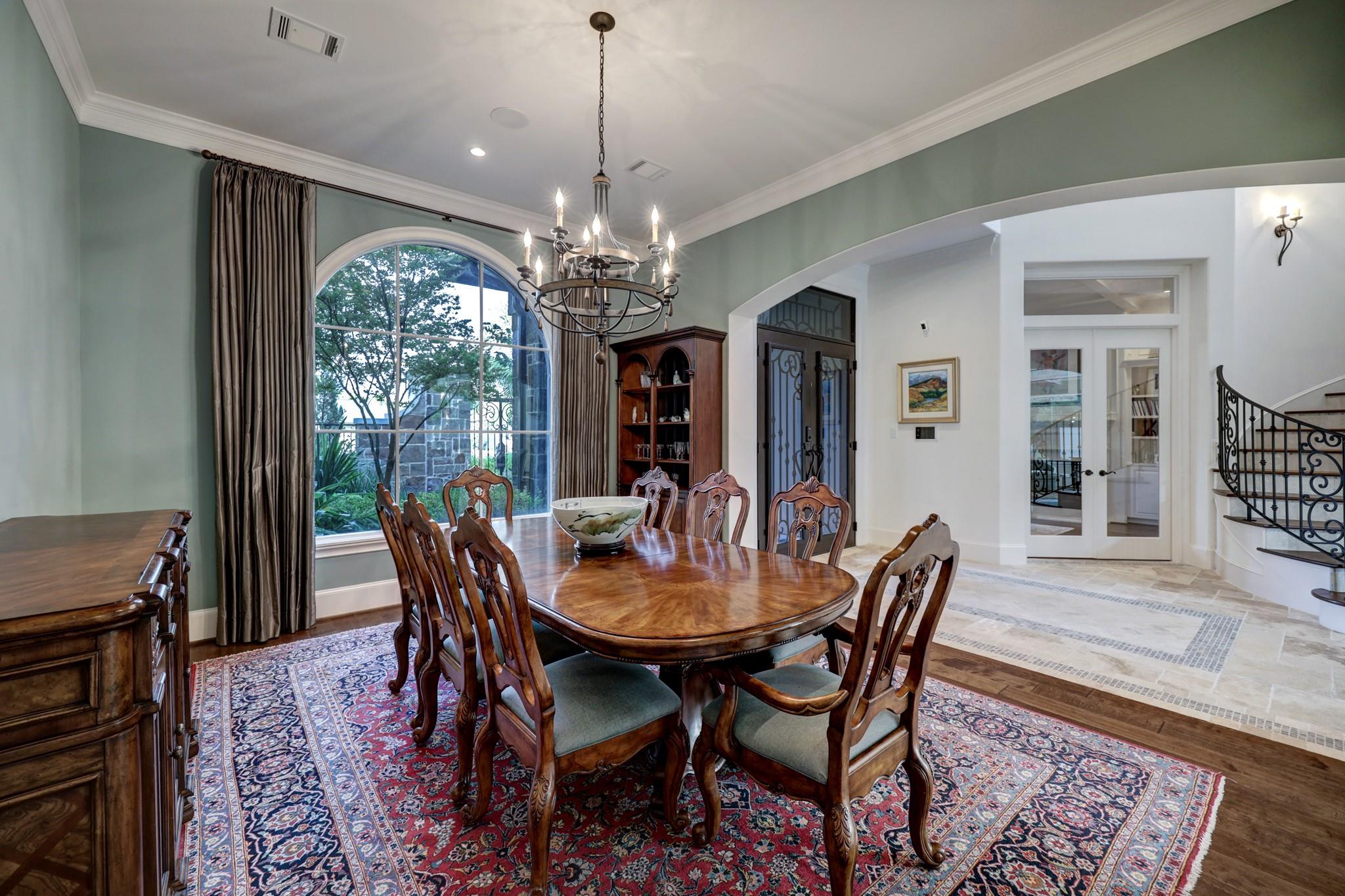 305 Glenwood Drive