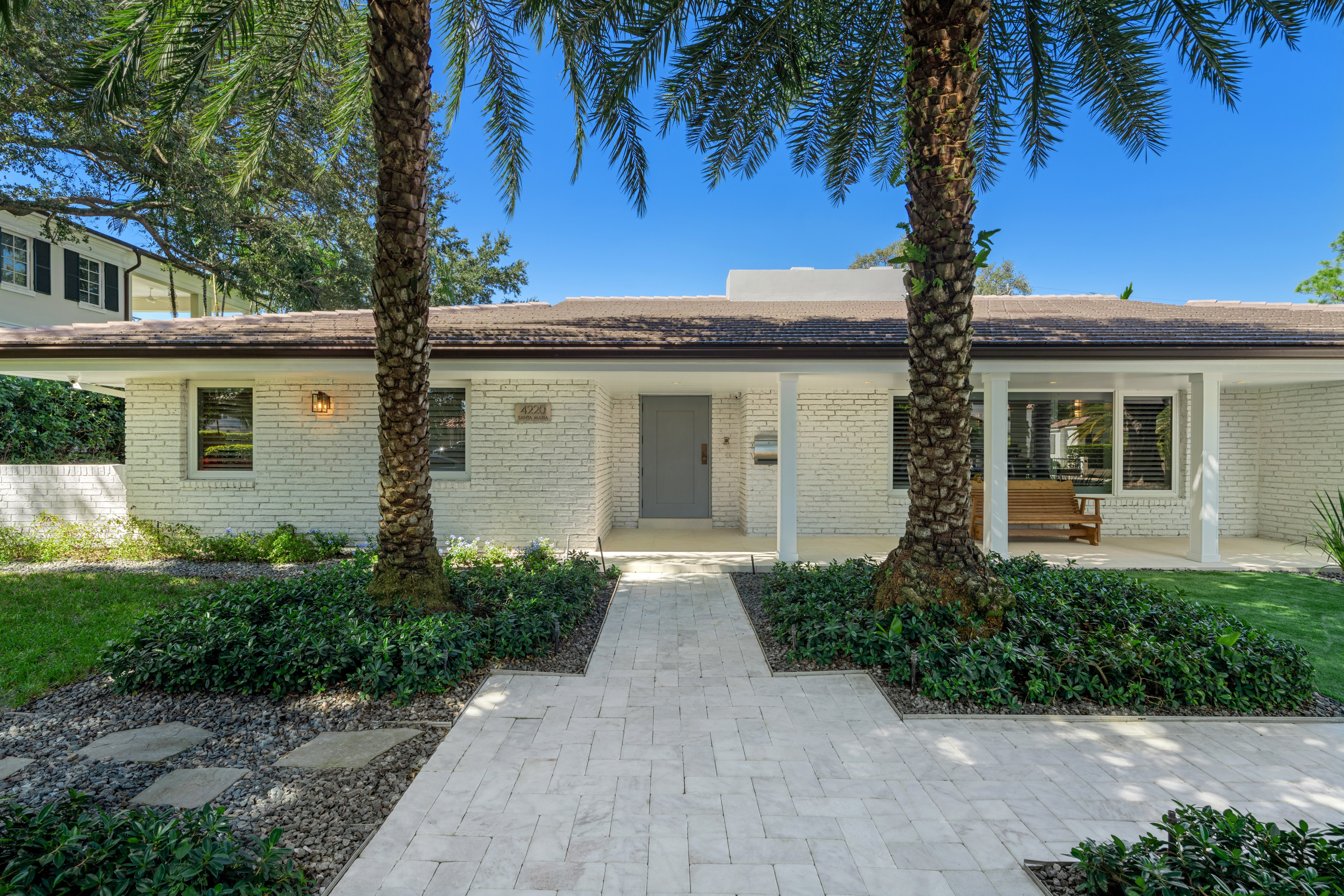 4220 Santa Maria St