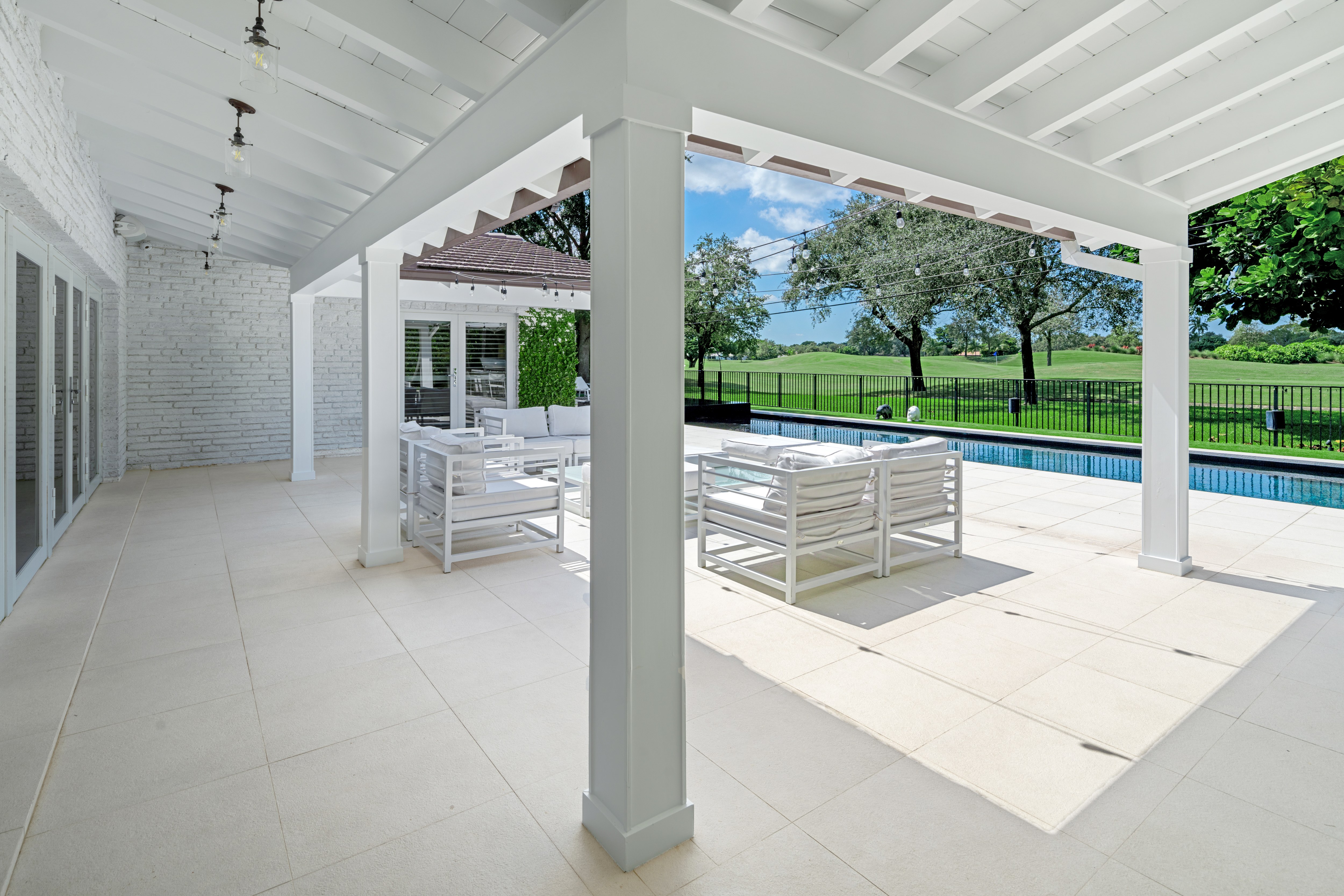 4220 Santa Maria St