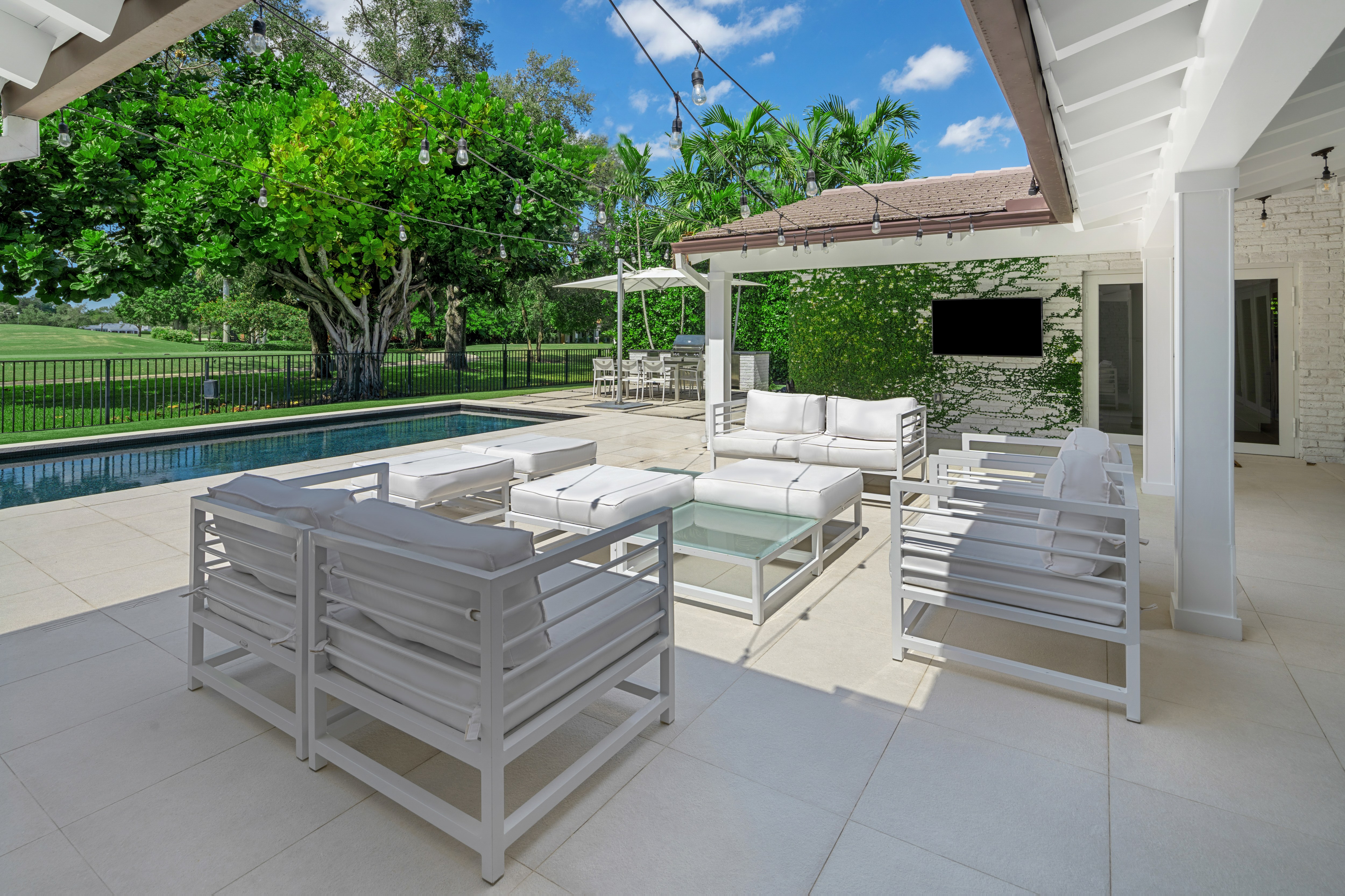4220 Santa Maria St