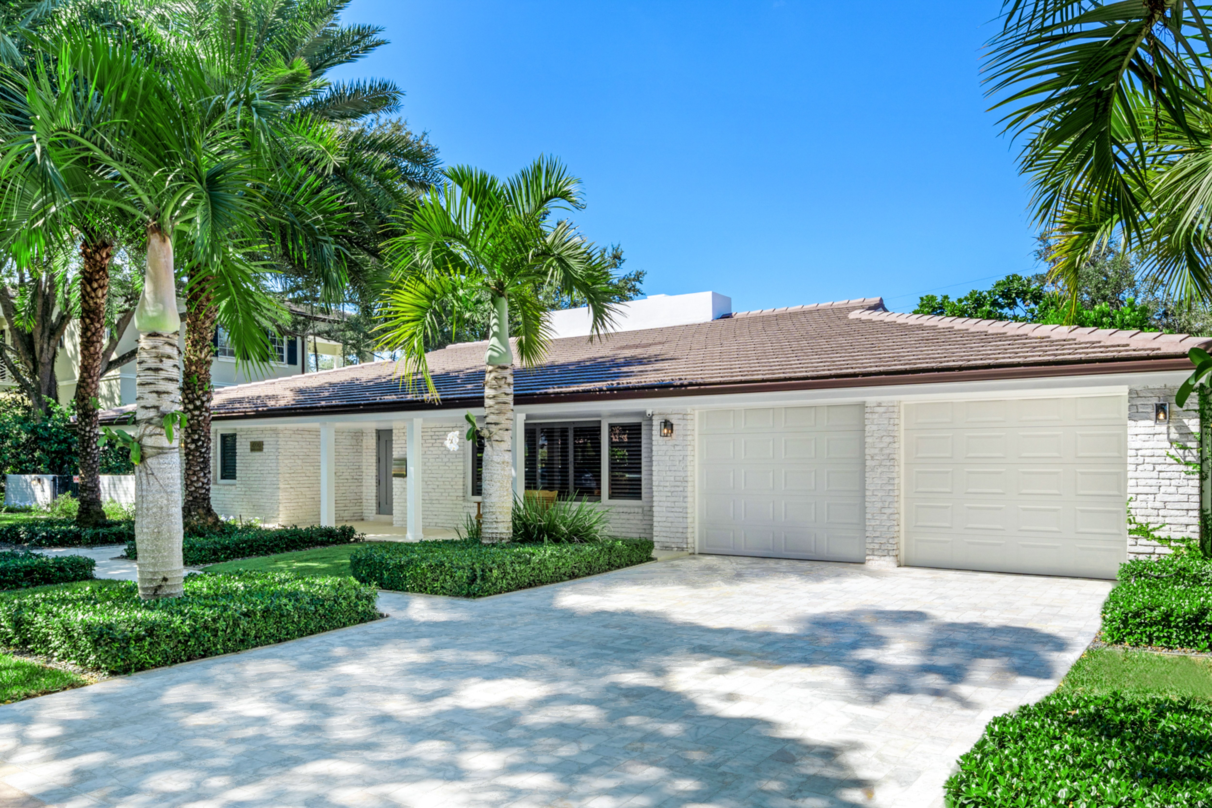4220 Santa Maria St