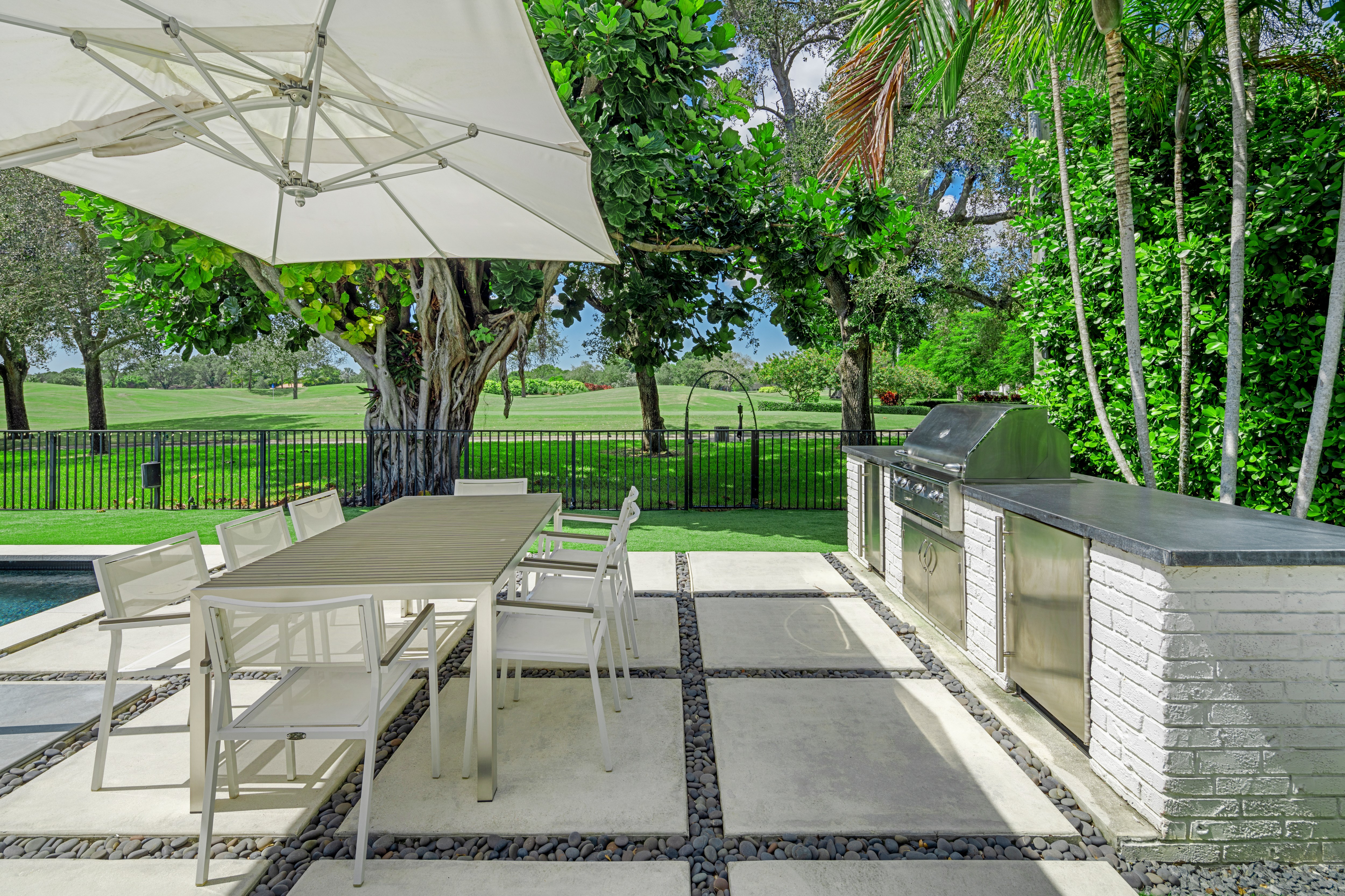 4220 Santa Maria St