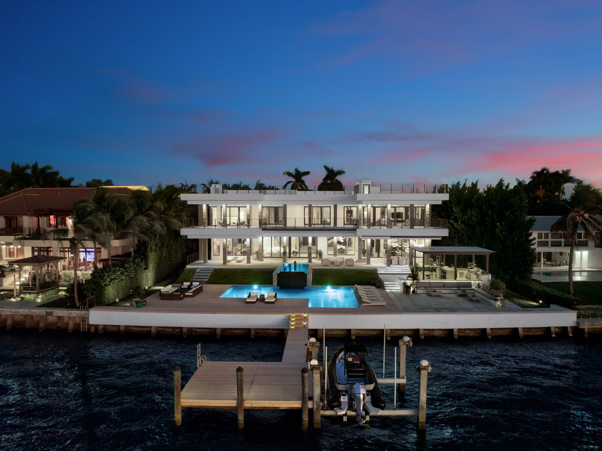 330 Harbor Dr 