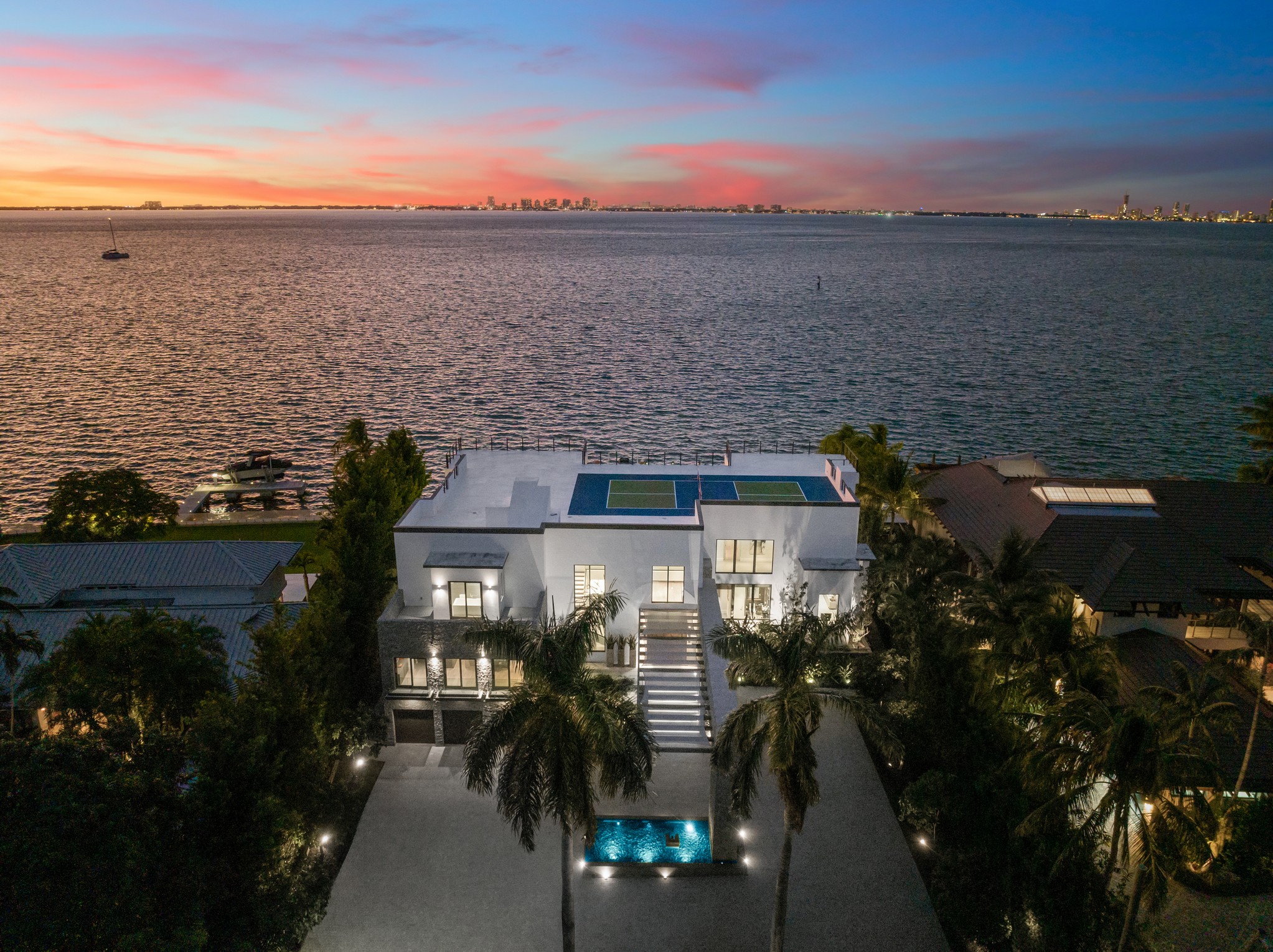 330 Harbor Dr 