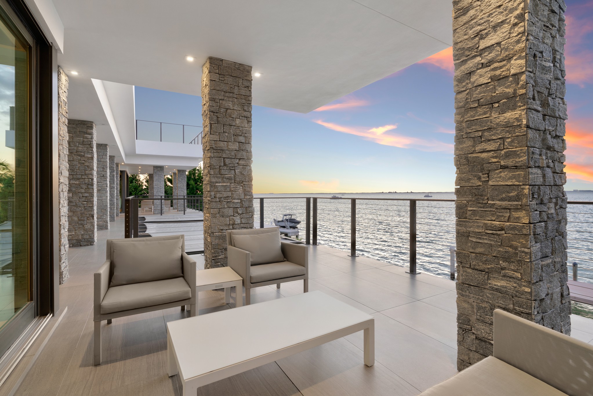 330 Harbor Dr 