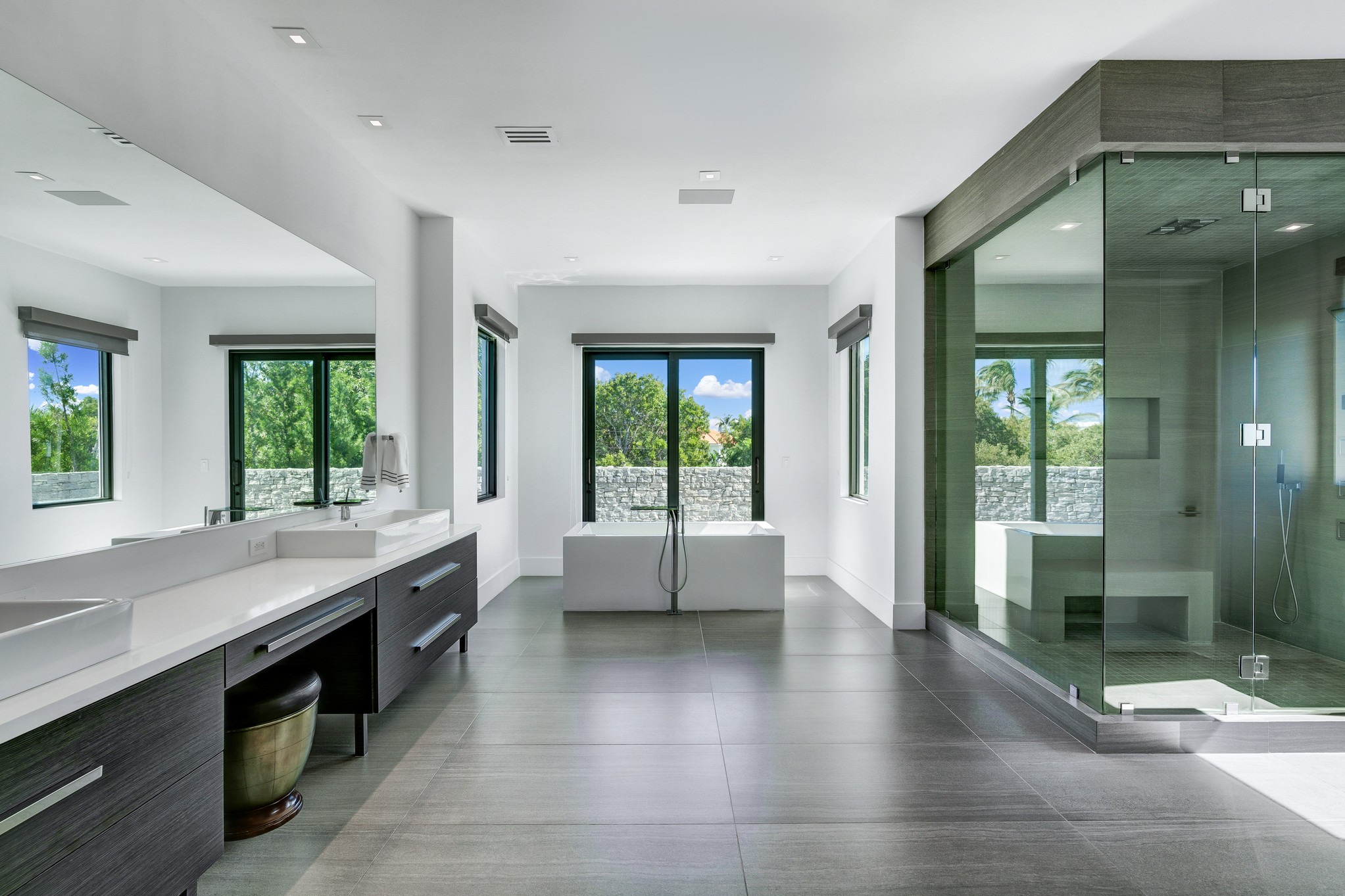 330 Harbor Dr 