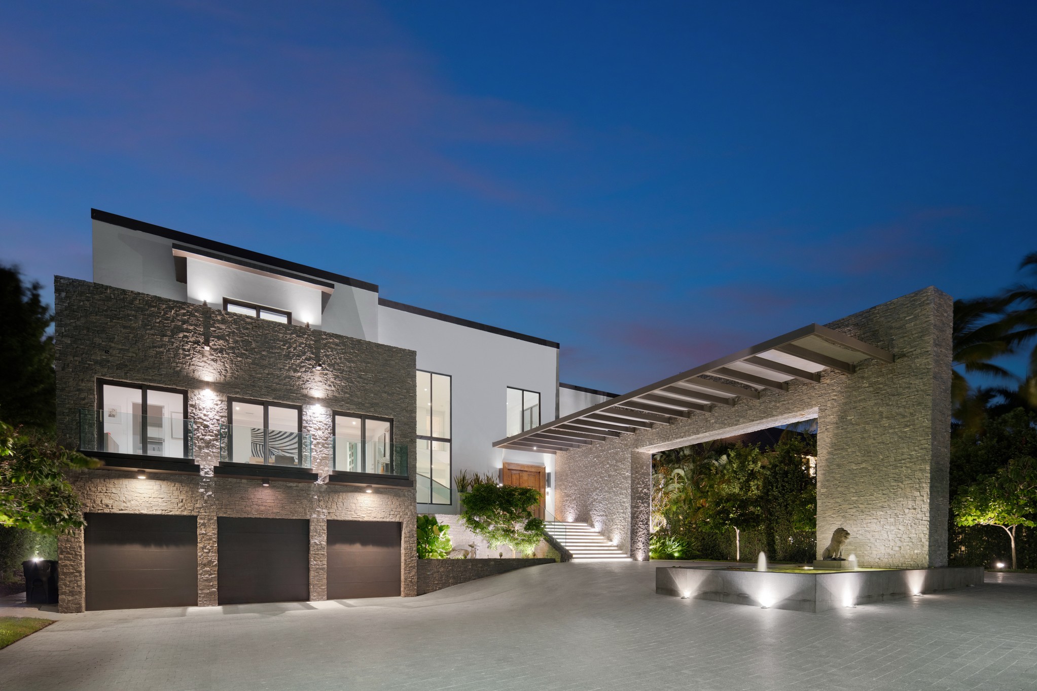 330 Harbor Dr 