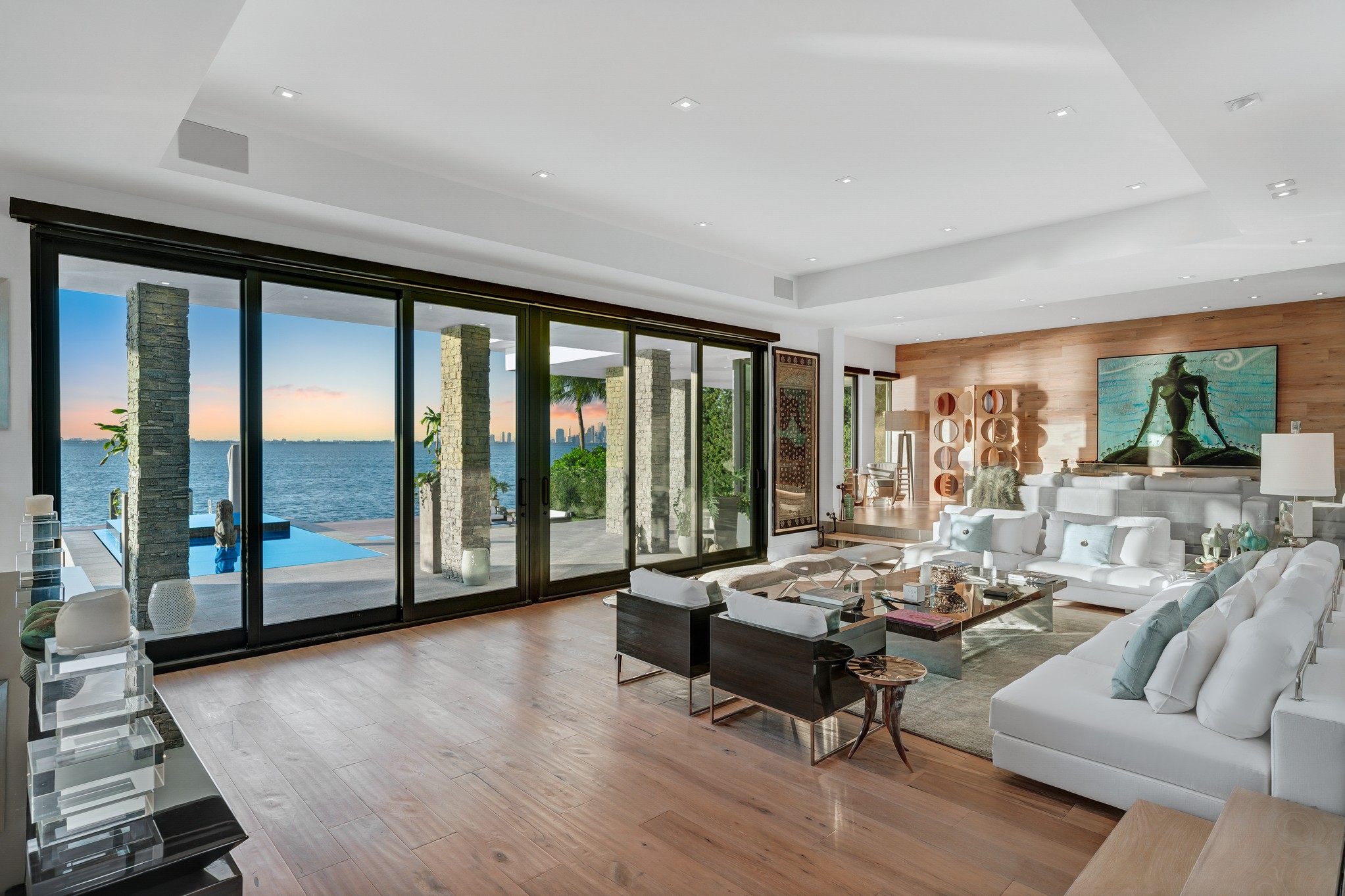 330 Harbor Dr 