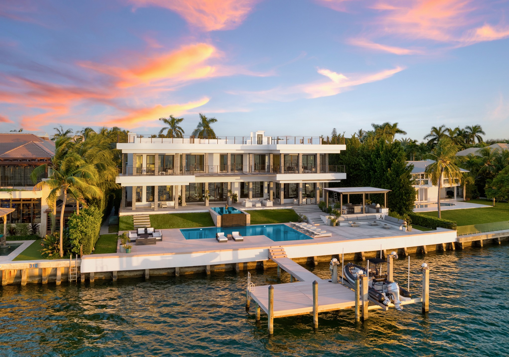330 Harbor Dr 