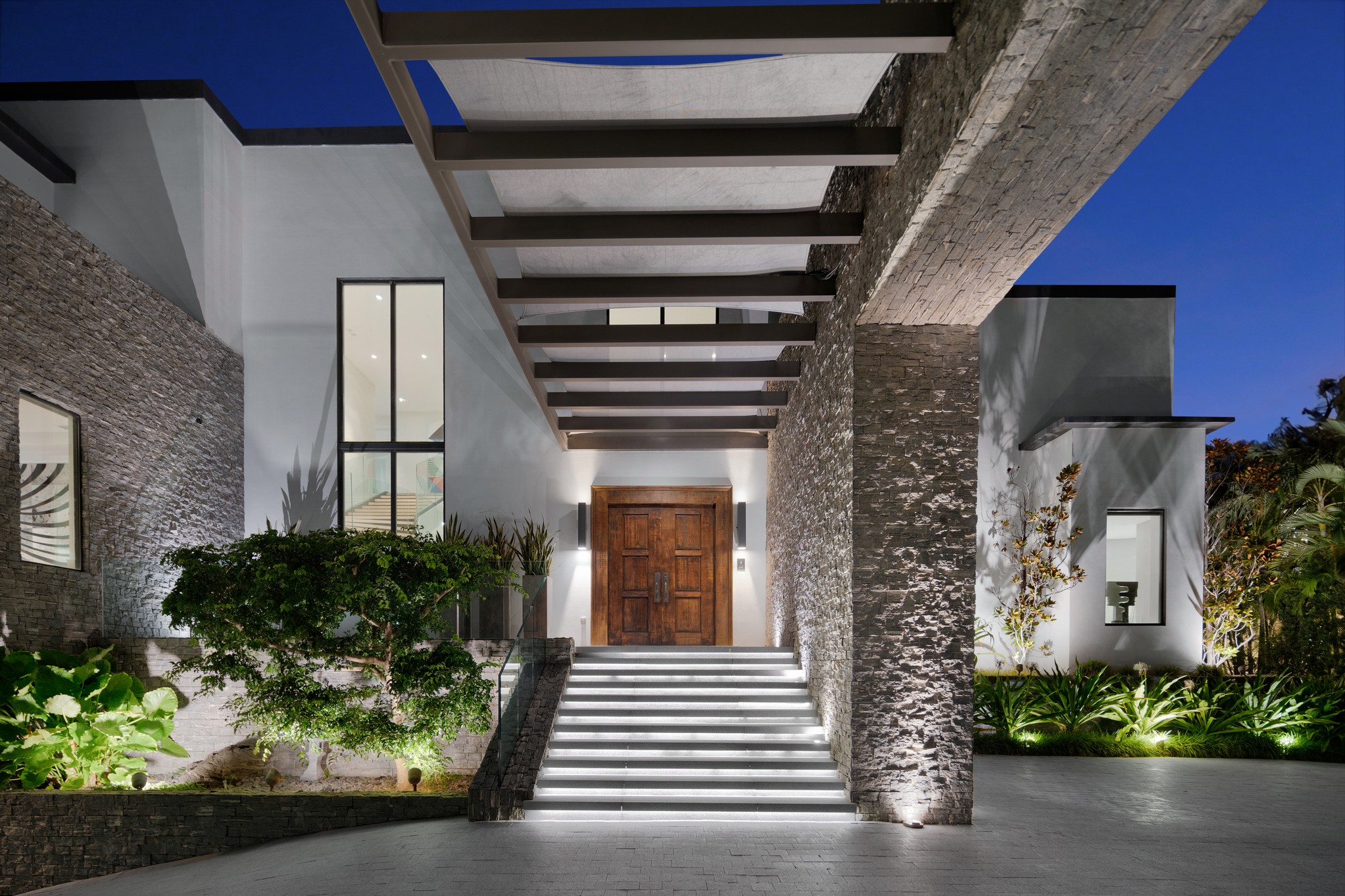 330 Harbor Dr 