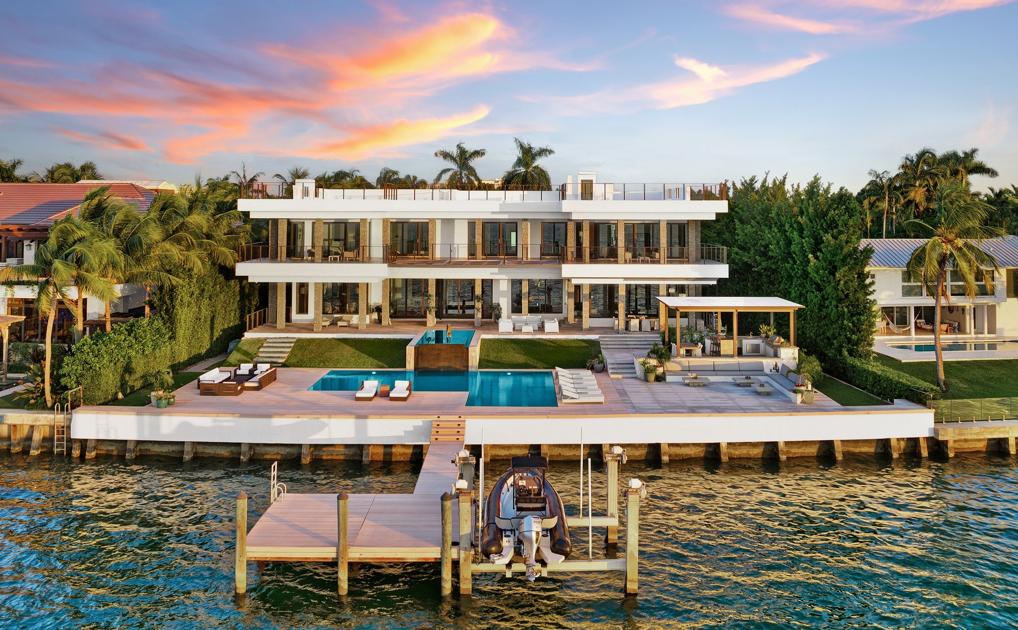 330 Harbor Dr 