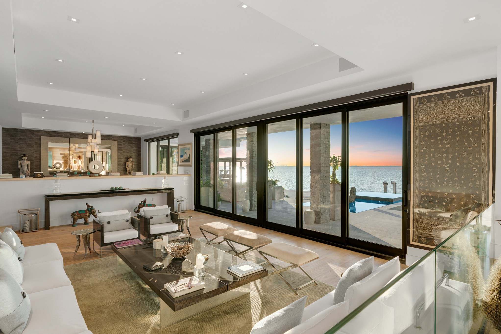 330 Harbor Dr 