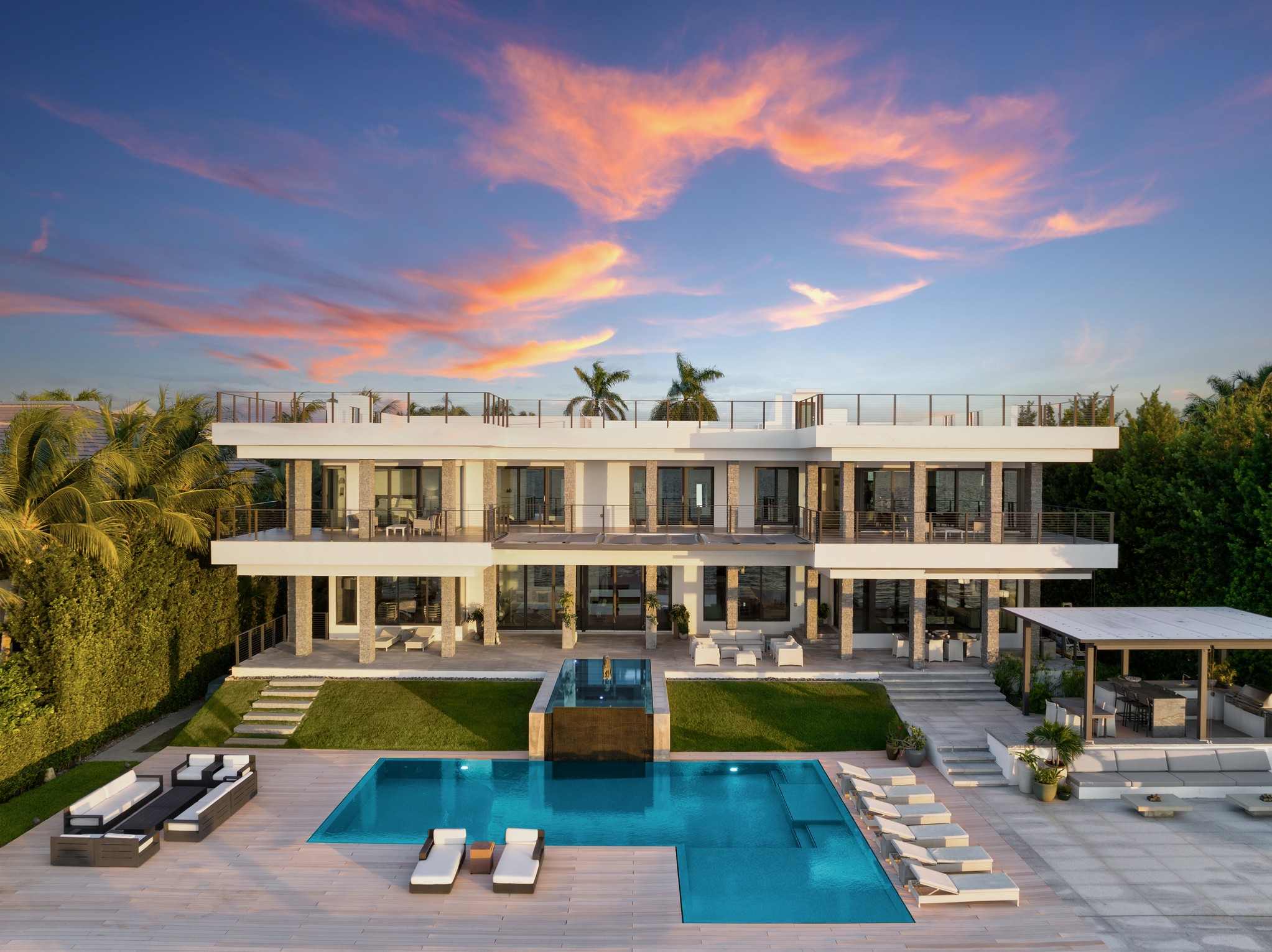 330 Harbor Dr 