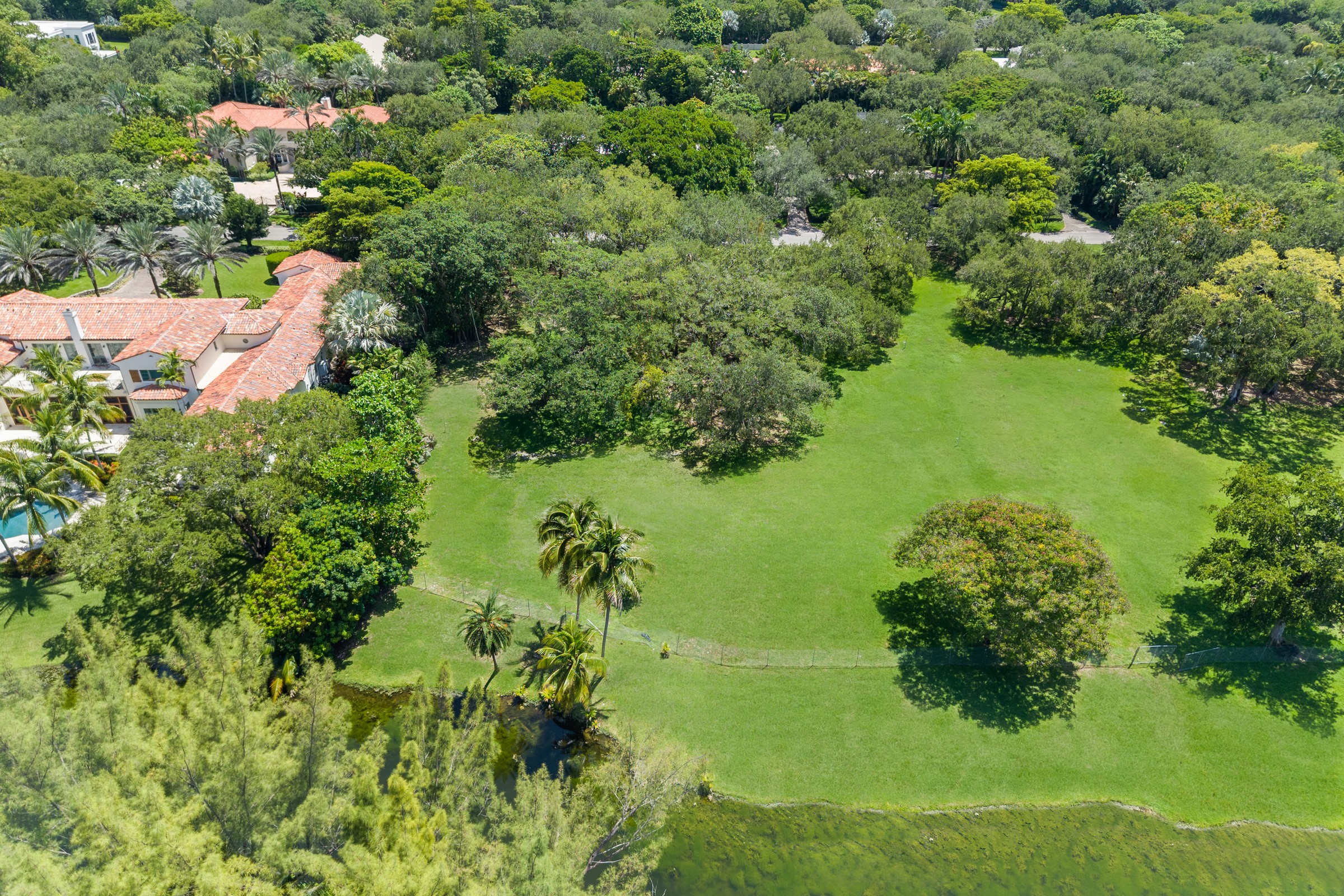 10600 Lakeside Dr 