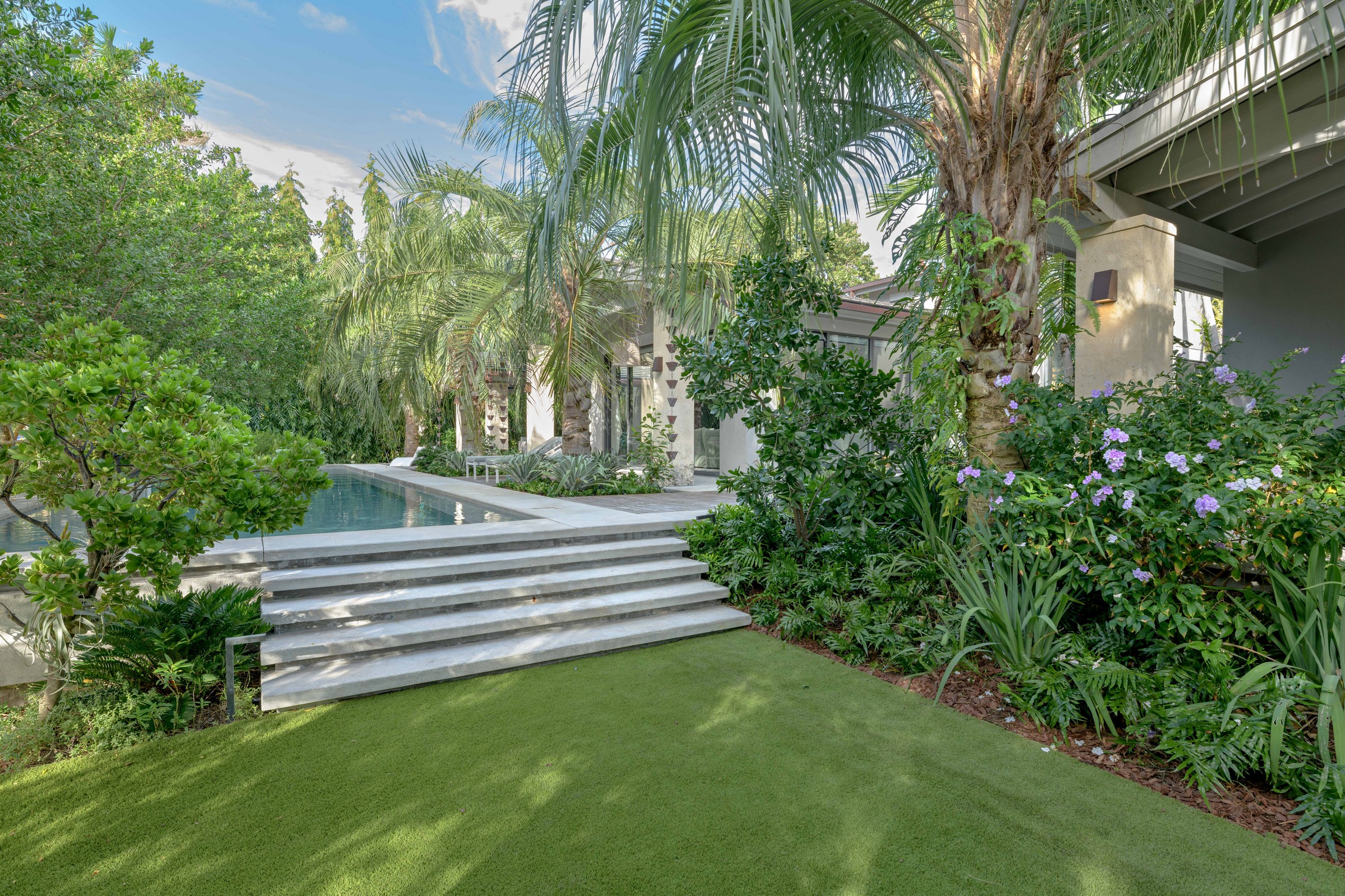 6840 Sunrise Pl 