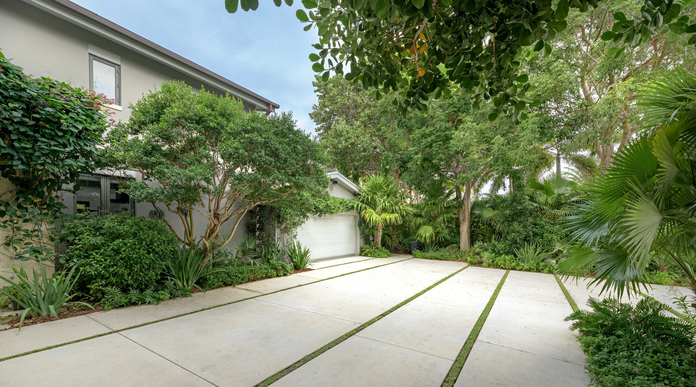 6840 Sunrise Pl 