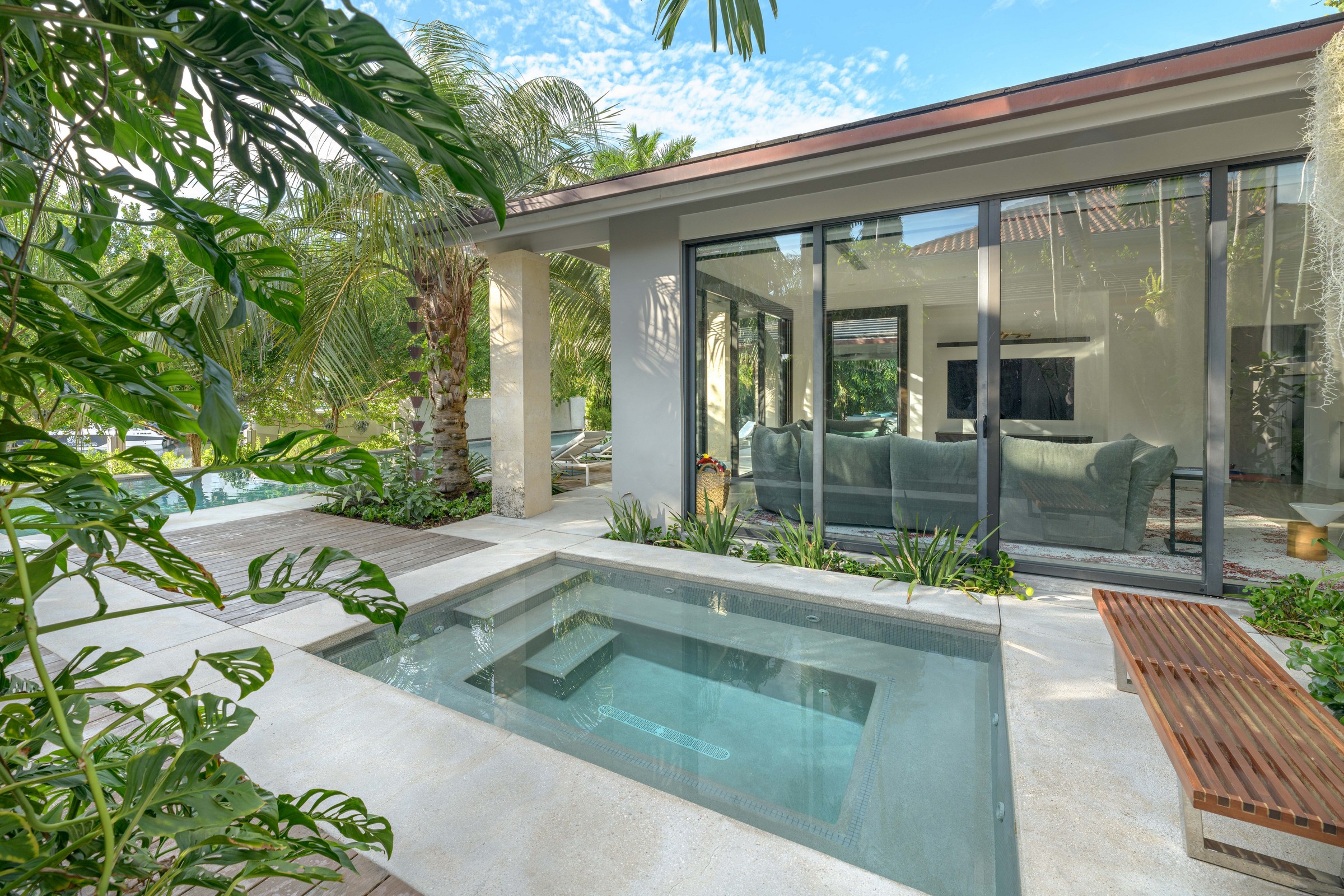 6840 Sunrise Pl 