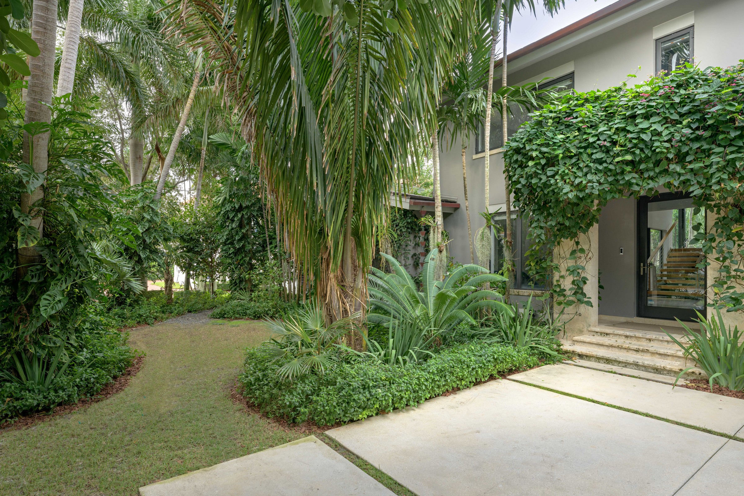 6840 Sunrise Pl 