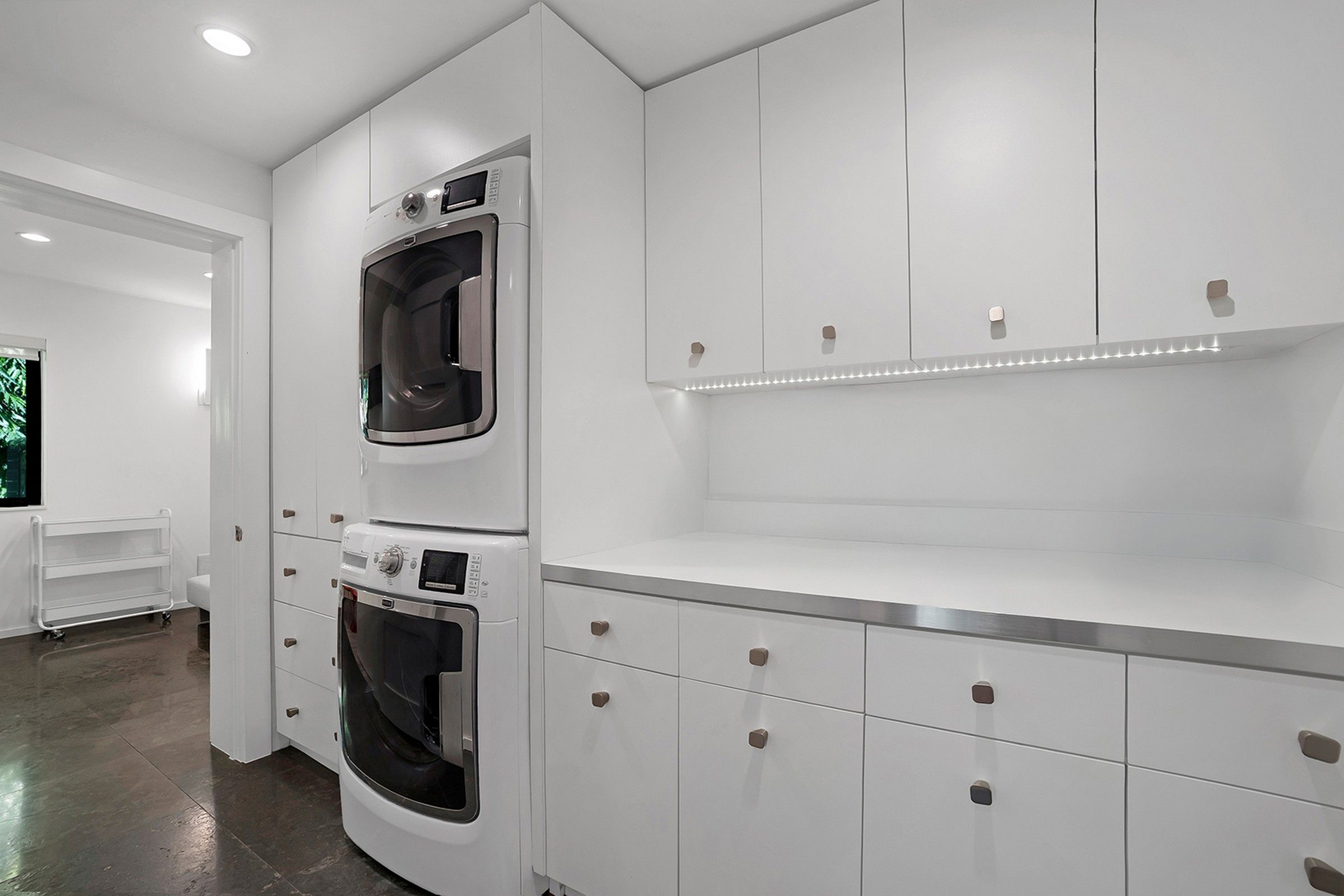 6840 Sunrise Pl 