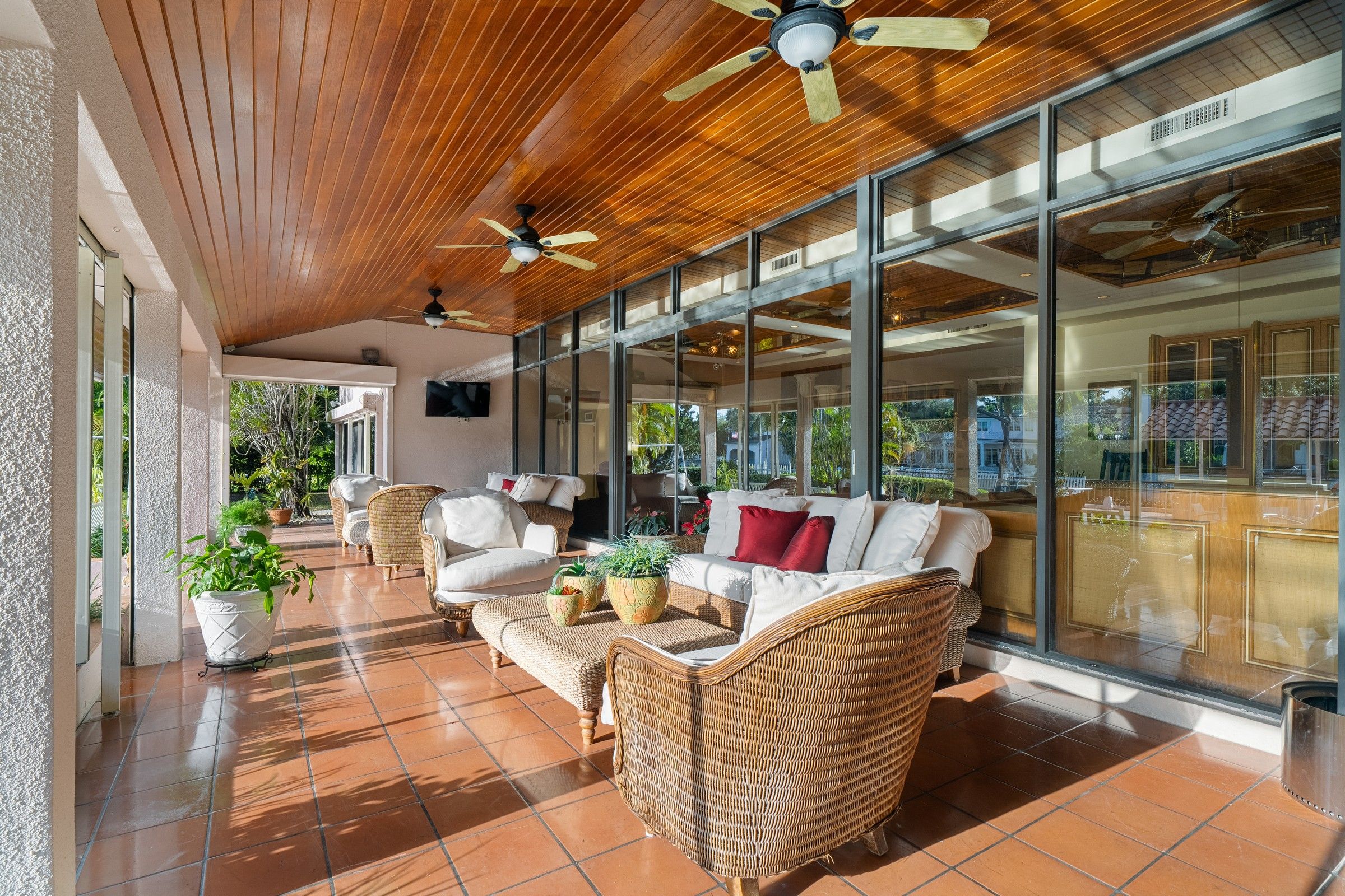 6636 Riviera Dr 