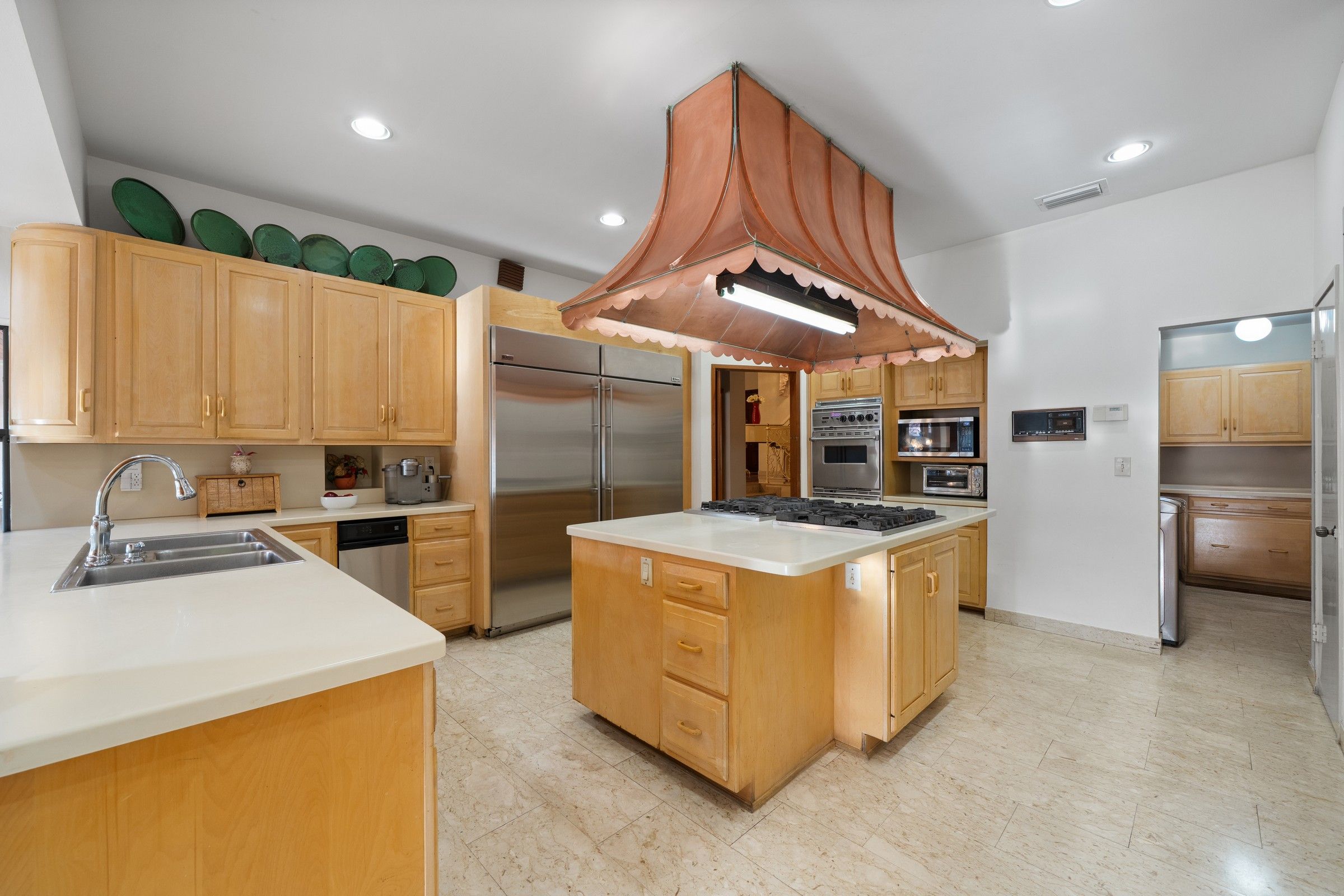 6636 Riviera Dr 