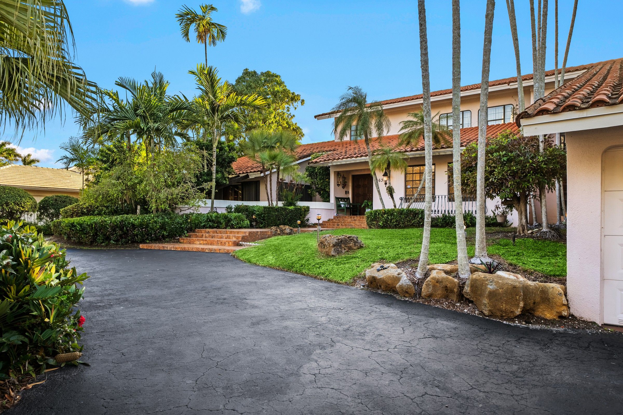 6636 Riviera Dr 