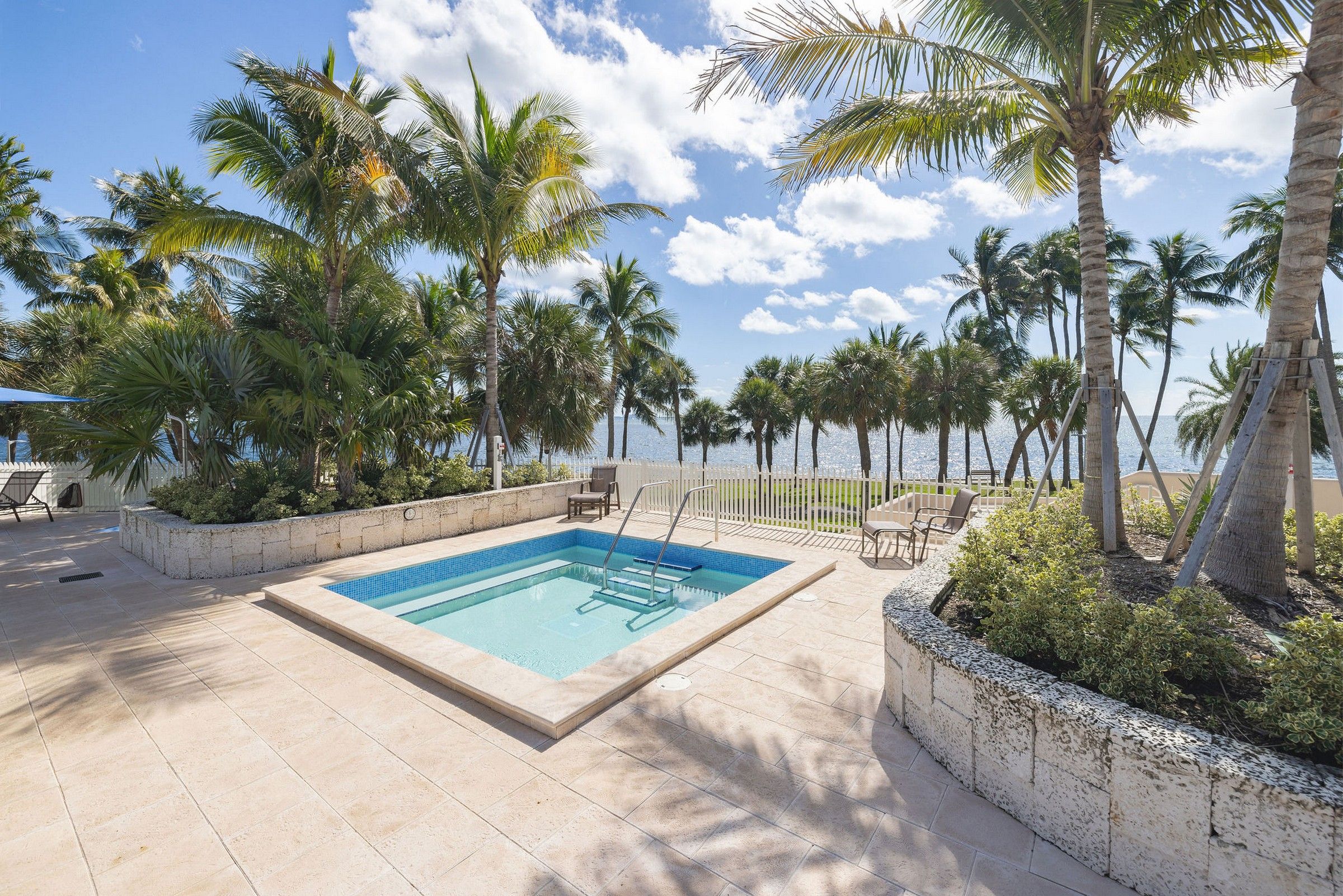 1 Grove Isle Dr Unit# A1102