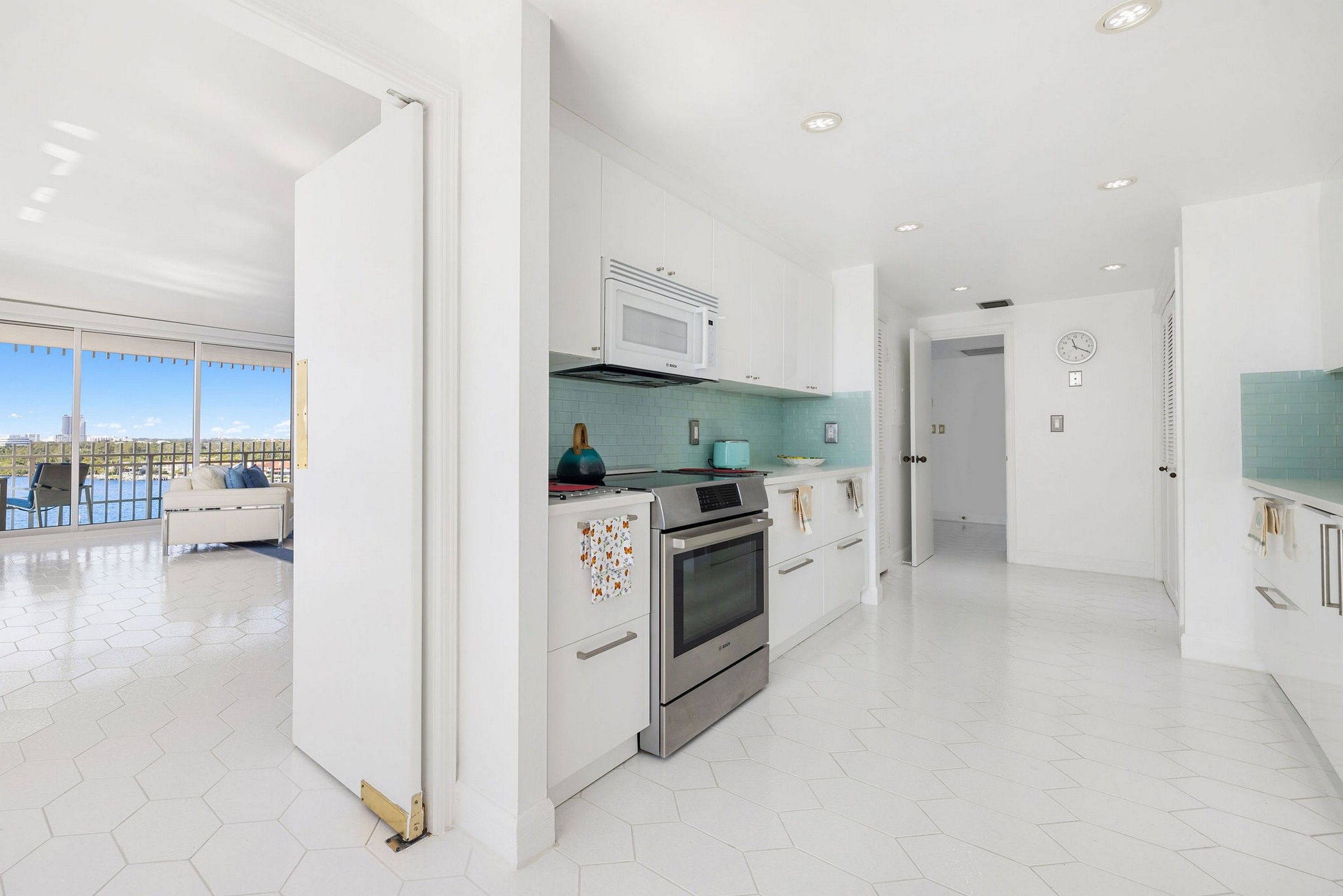 1 Grove Isle Dr Unit# A1102