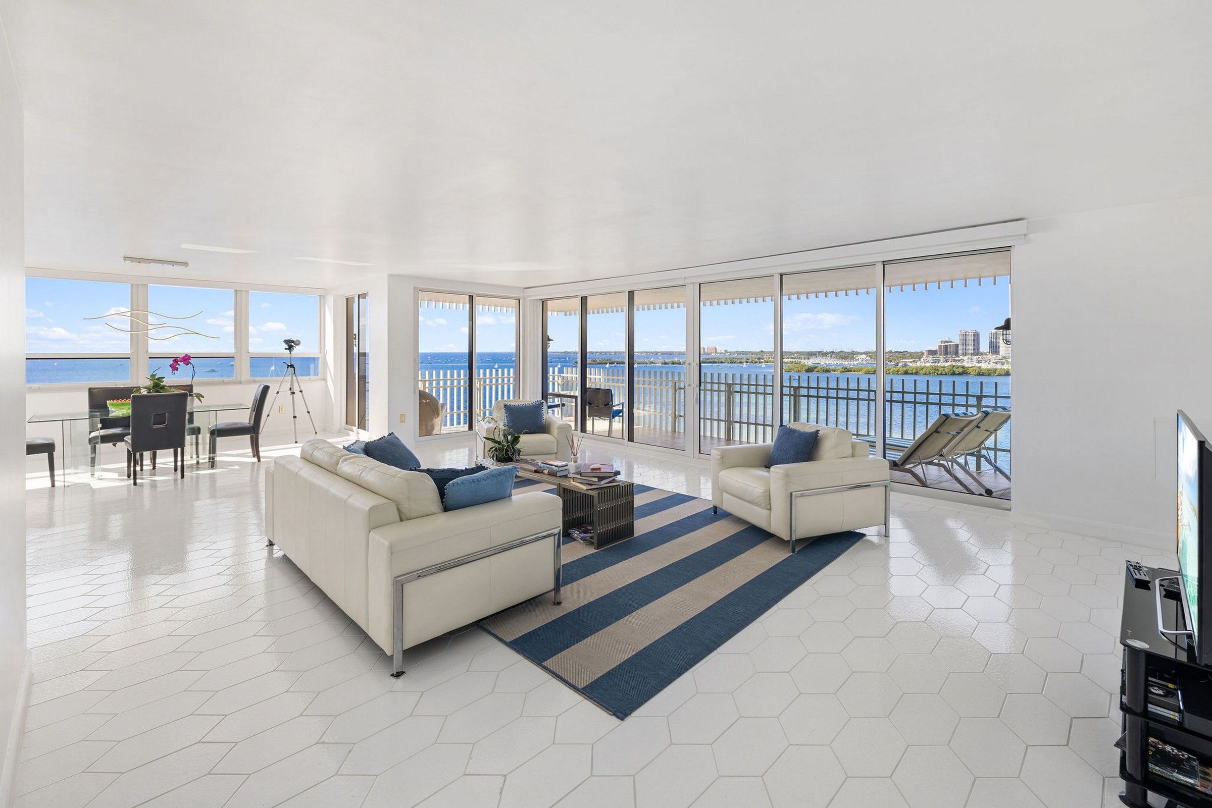 1 Grove Isle Dr Unit# A1102