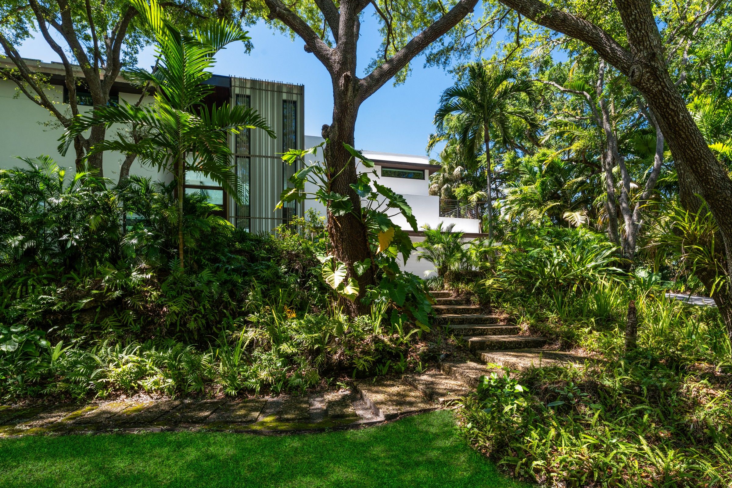 12220 Rock Garden Ln 