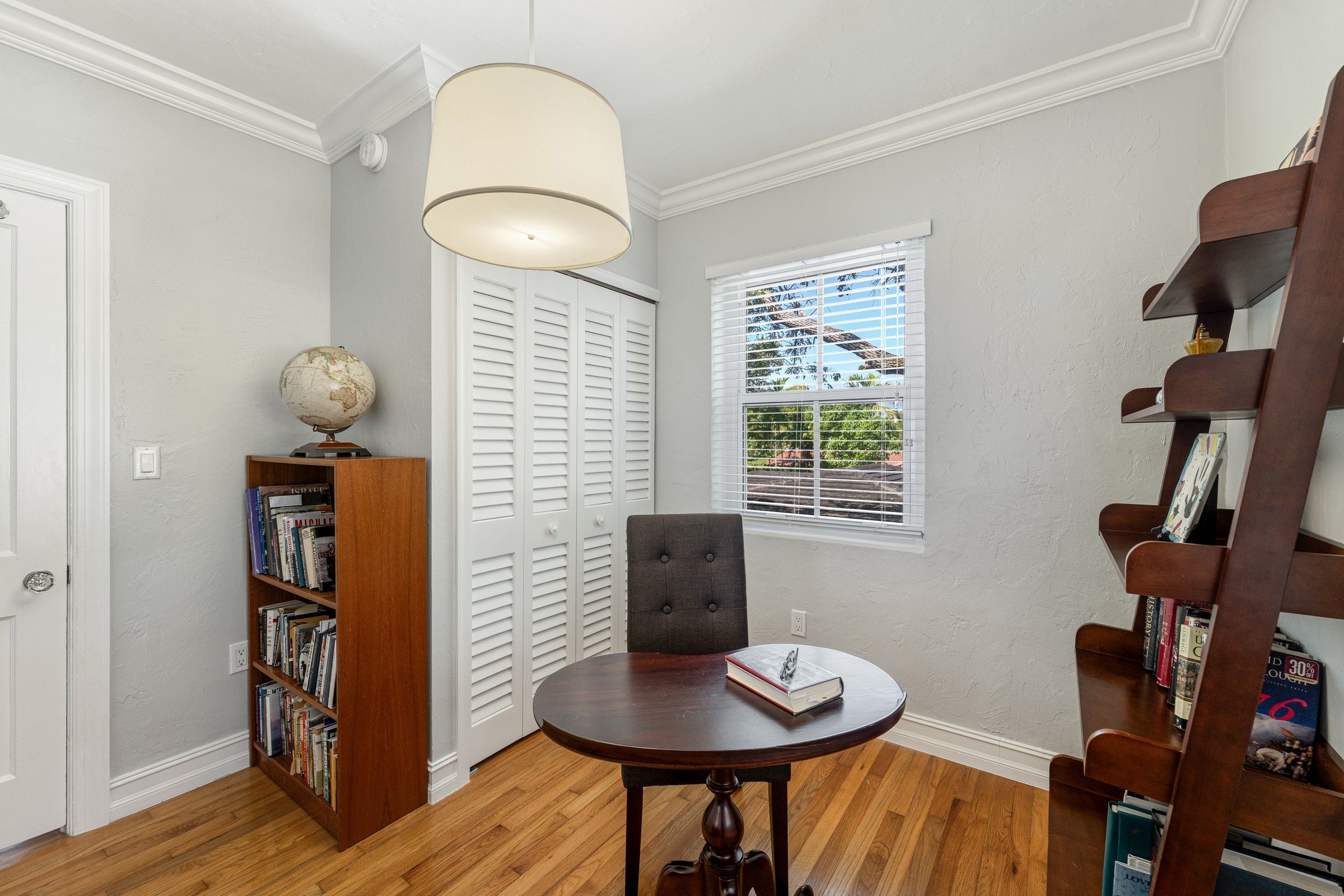 528 Alcazar Ave 