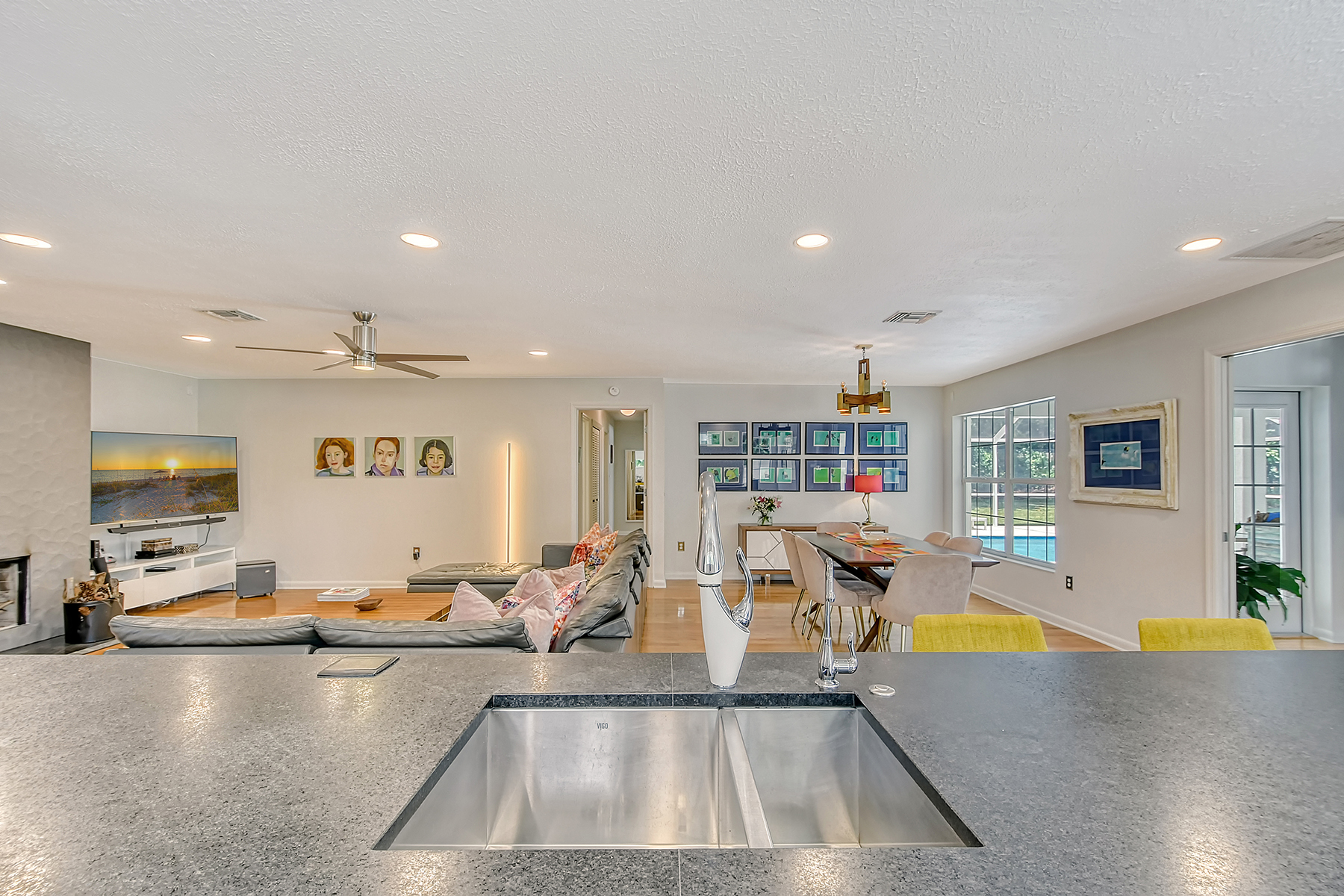 2133 Oriole Drive