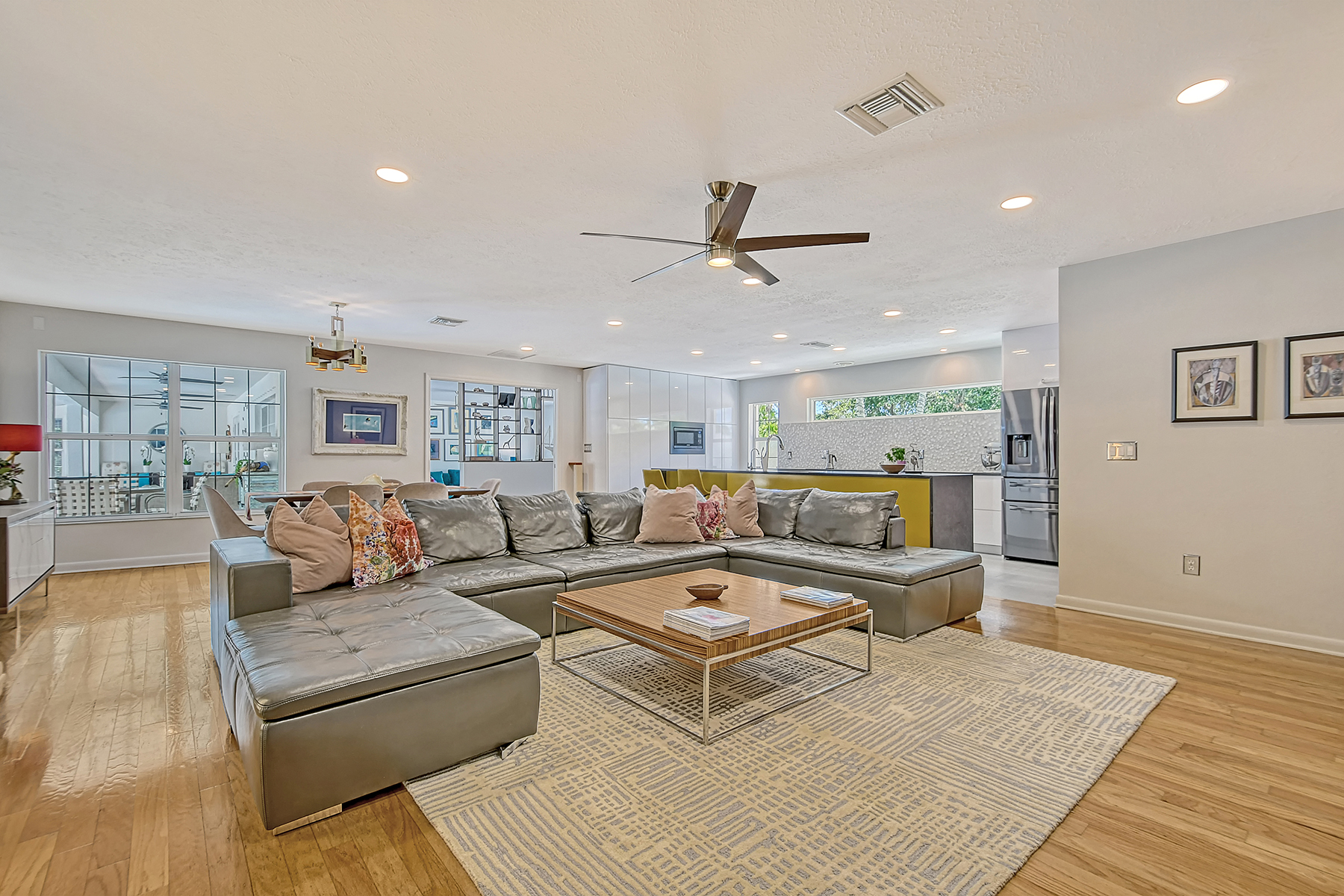 2133 Oriole Drive