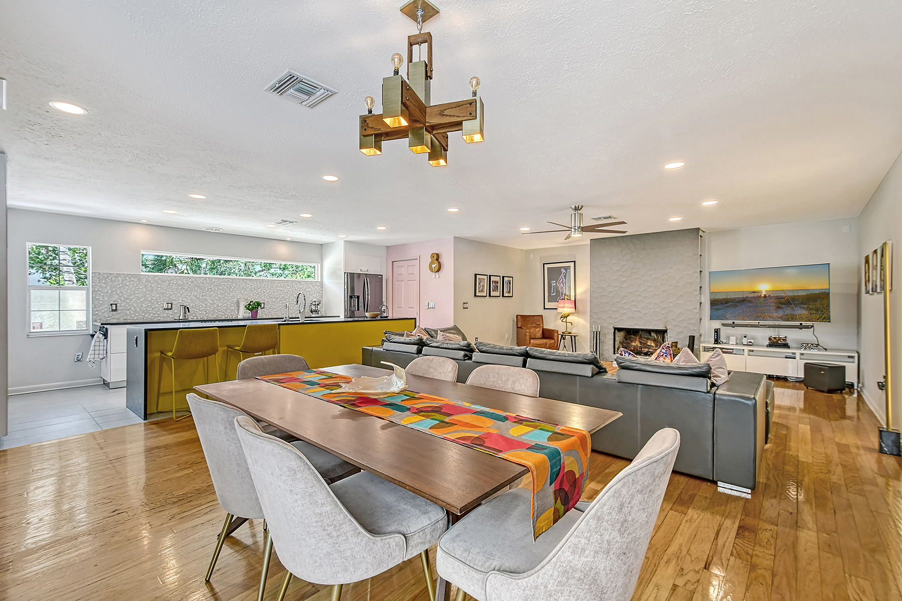 2133 Oriole Drive