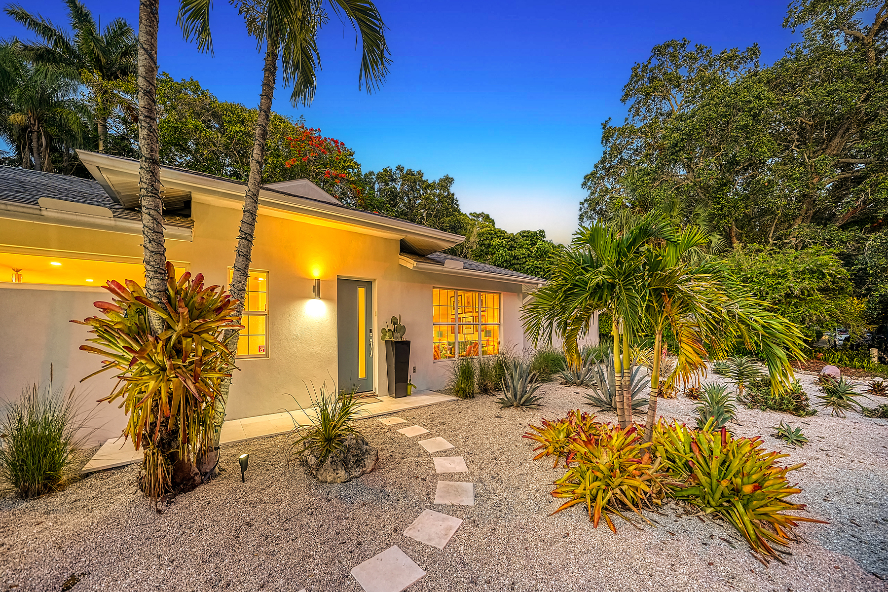 2133 Oriole Drive