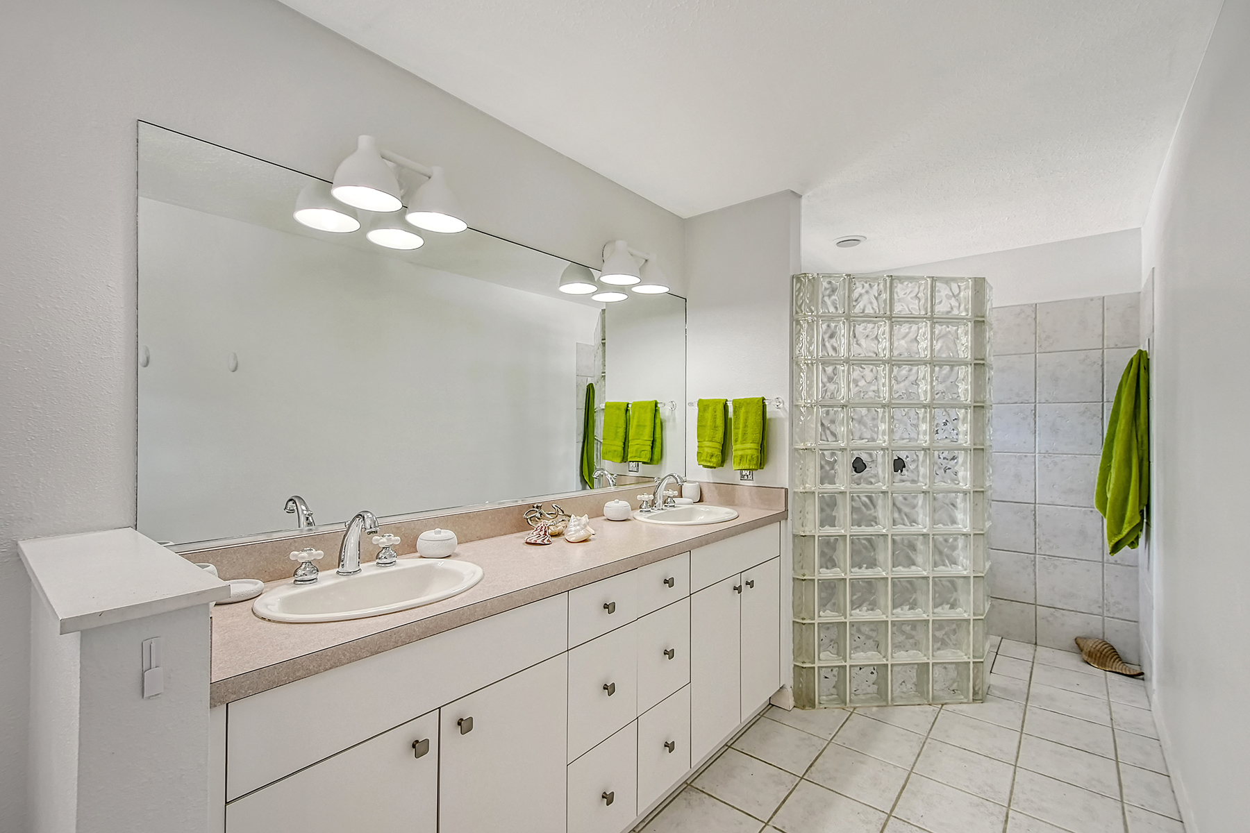 2133 Oriole Drive