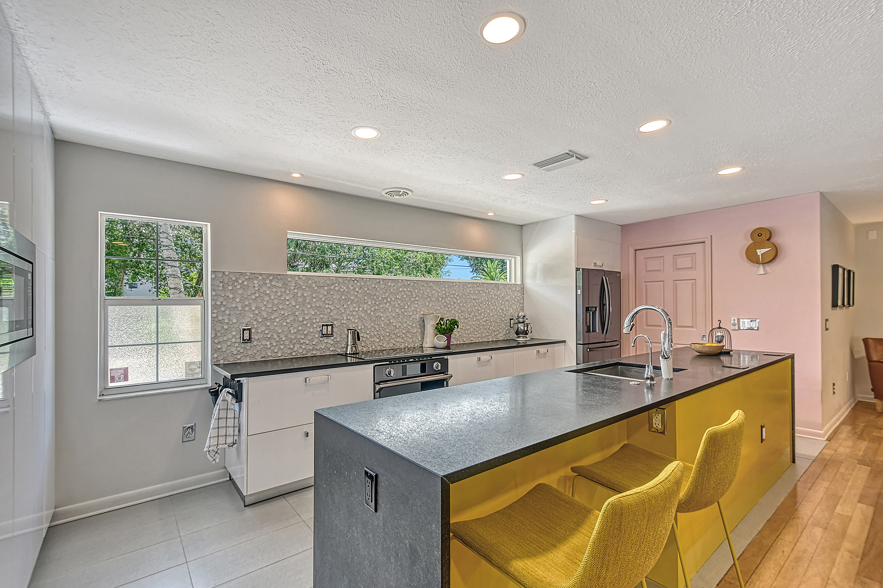 2133 Oriole Drive