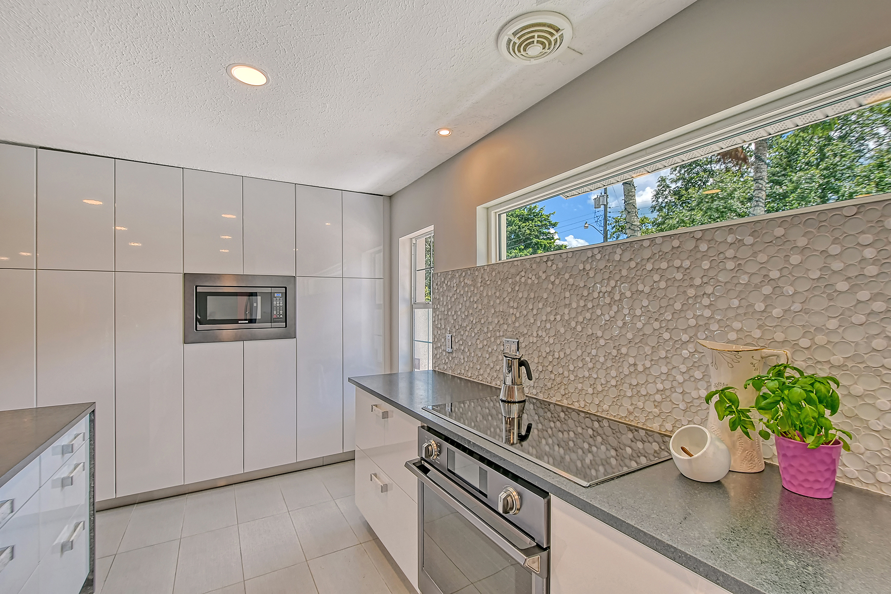 2133 Oriole Drive