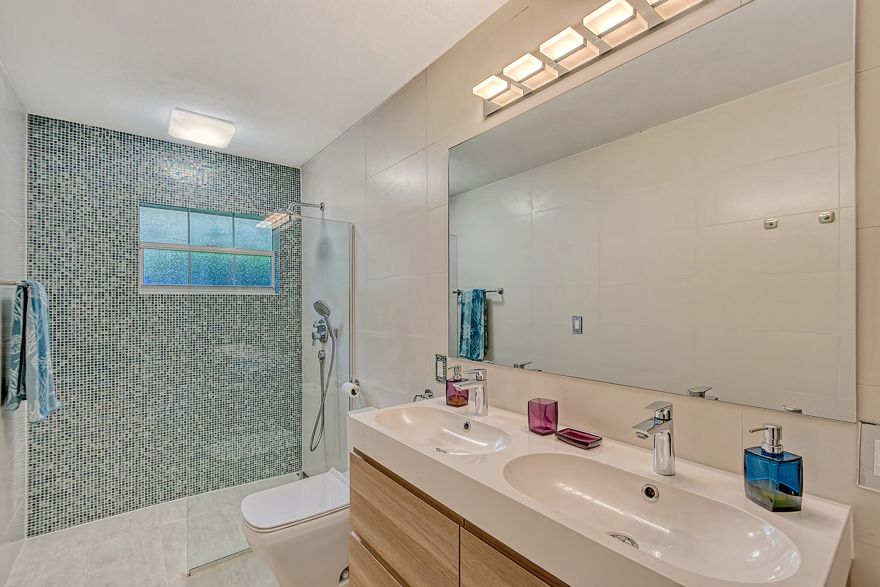 2133 Oriole Drive