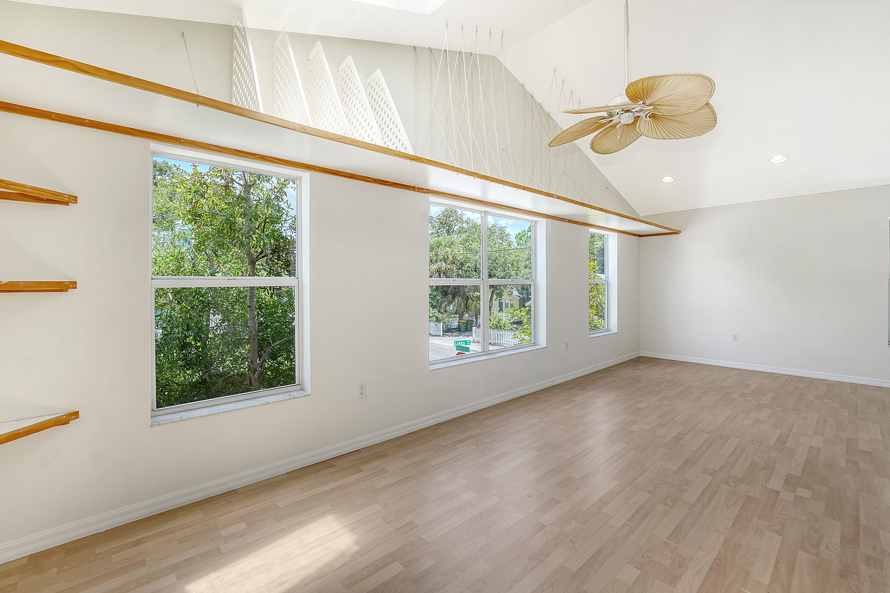 266 S Links Avenue