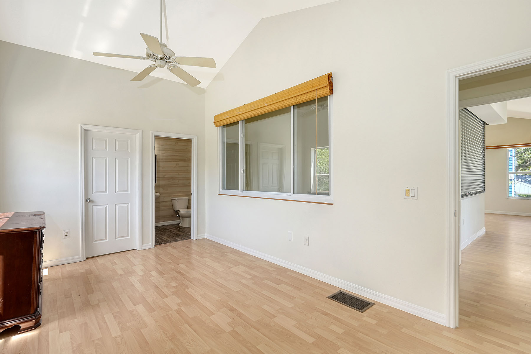 266 S Links Avenue