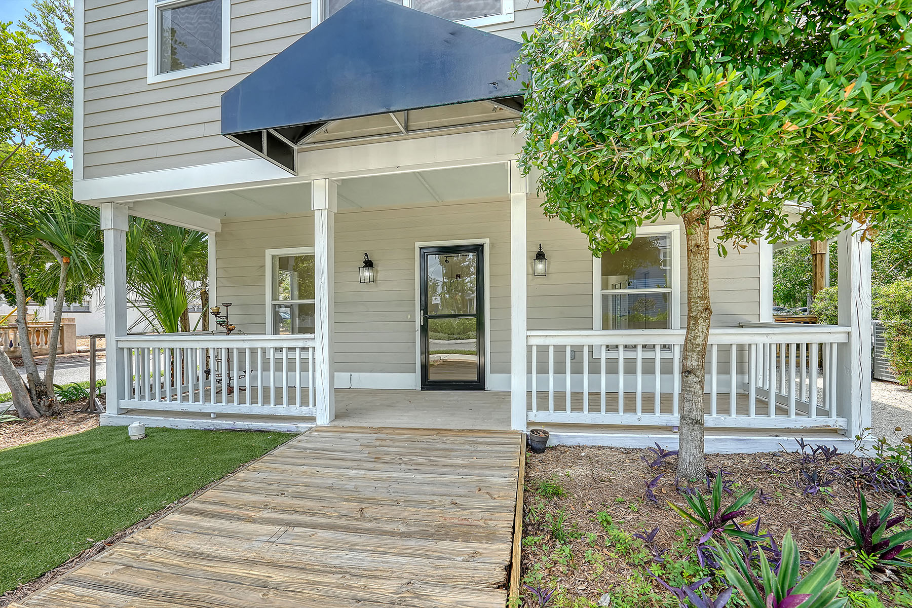 266 S Links Avenue