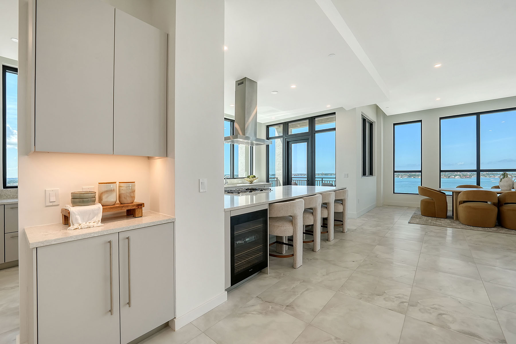 33 S Palm Avenue , 1501