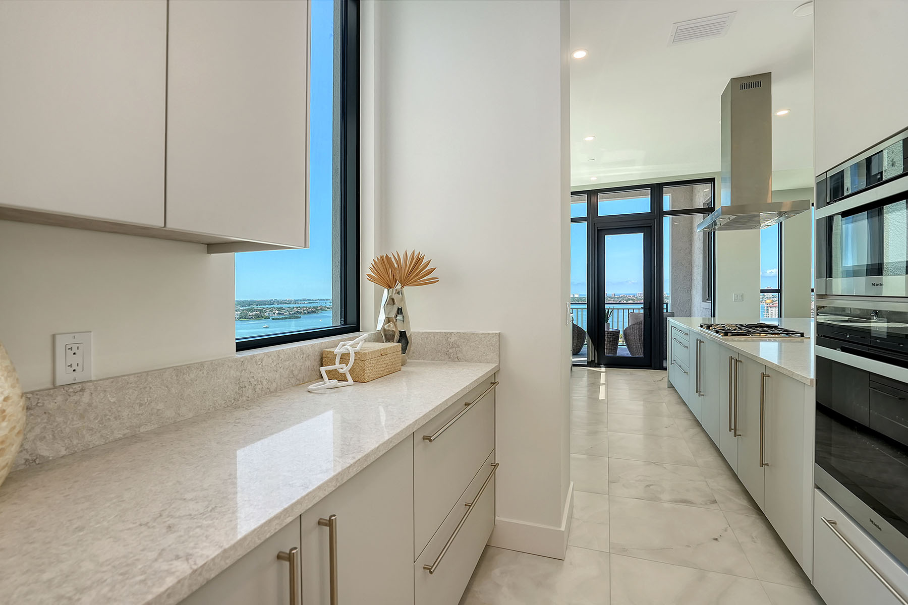 33 S Palm Avenue , 1501