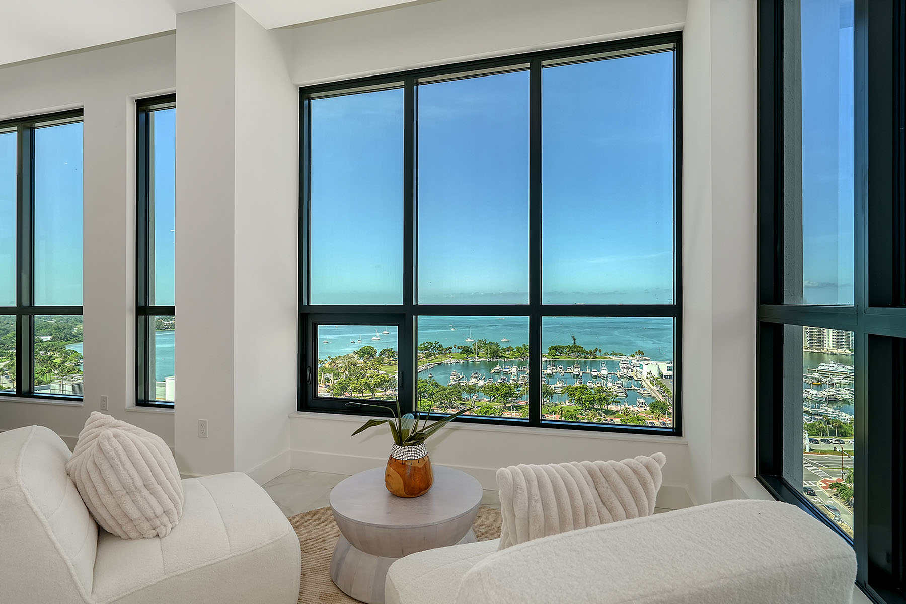 33 S Palm Avenue , 1501